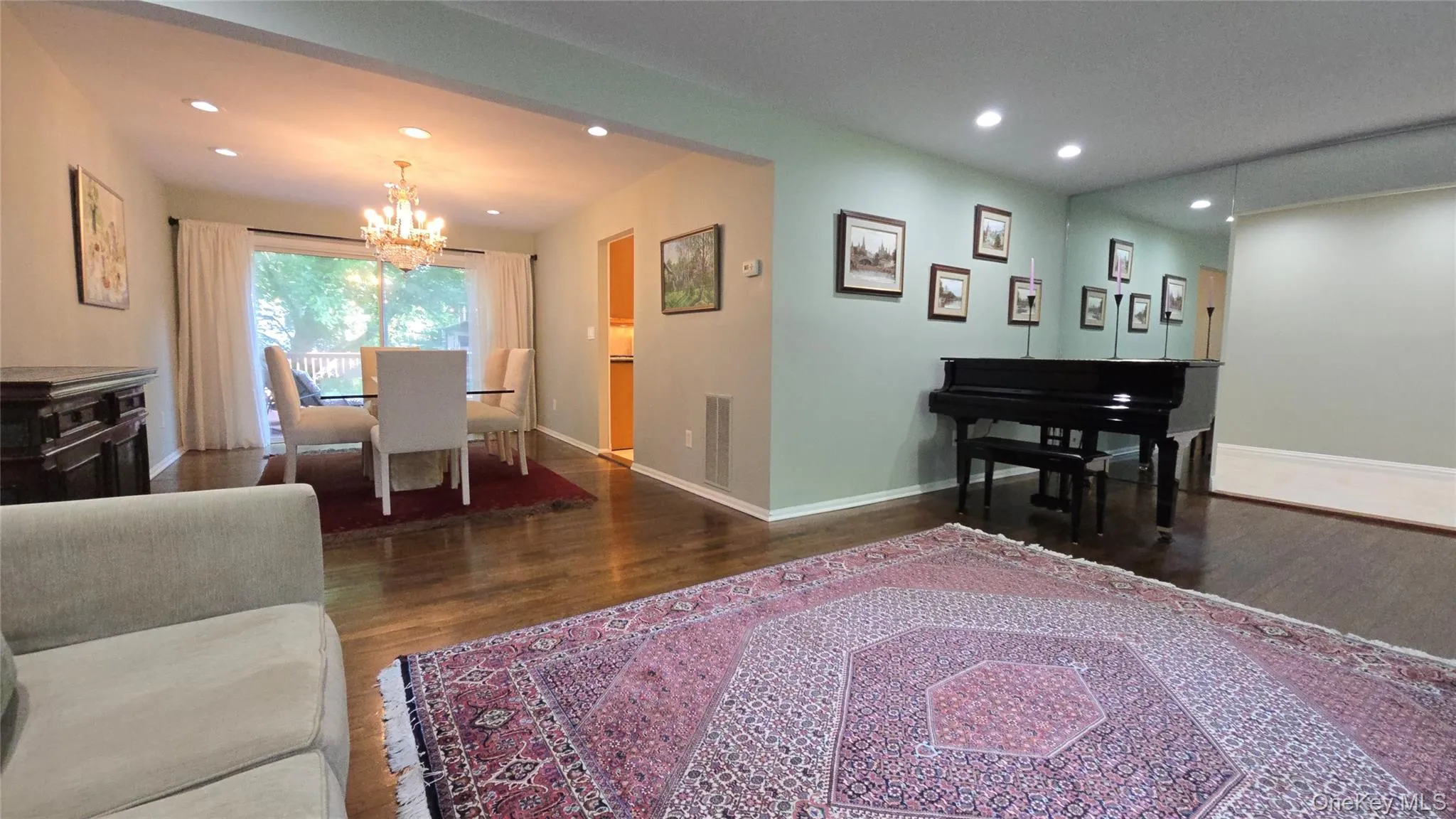 19 York Drive, Clarkstown, NY, 4 Bedrooms Bedrooms, 8 Rooms Rooms,2 BathroomsBathrooms,Residential,For Rent,York,0,1023048 19 York Drive, Clarkstown, NY, 4 Bedrooms Bedrooms, 8 Rooms Rooms,2 BathroomsBathrooms,Residential,For Rent,York,0,1023048