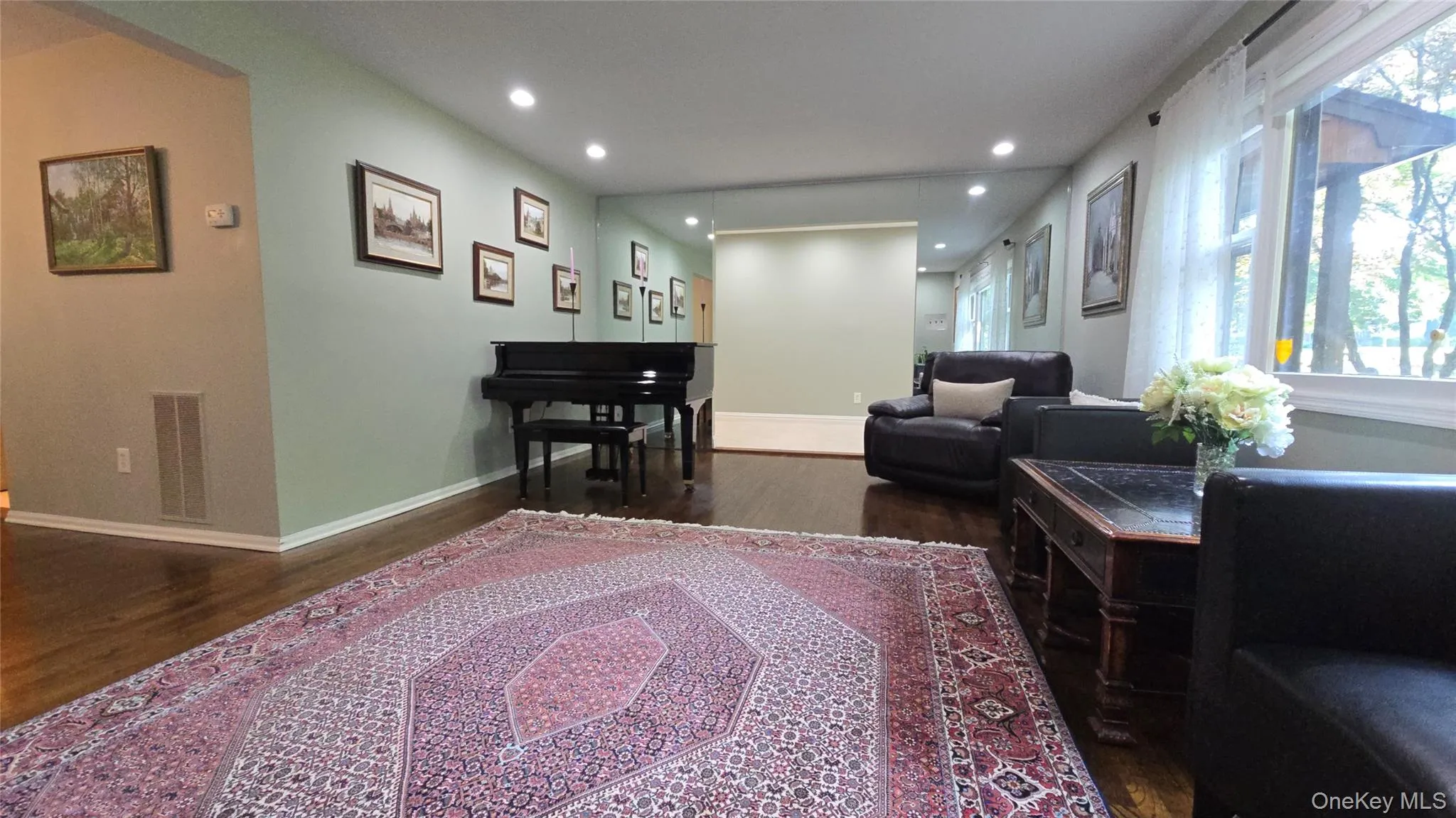 19 York Drive, Clarkstown, NY, 4 Bedrooms Bedrooms, 8 Rooms Rooms,2 BathroomsBathrooms,Residential,For Rent,York,0,1023048 19 York Drive, Clarkstown, NY, 4 Bedrooms Bedrooms, 8 Rooms Rooms,2 BathroomsBathrooms,Residential,For Rent,York,0,1023048