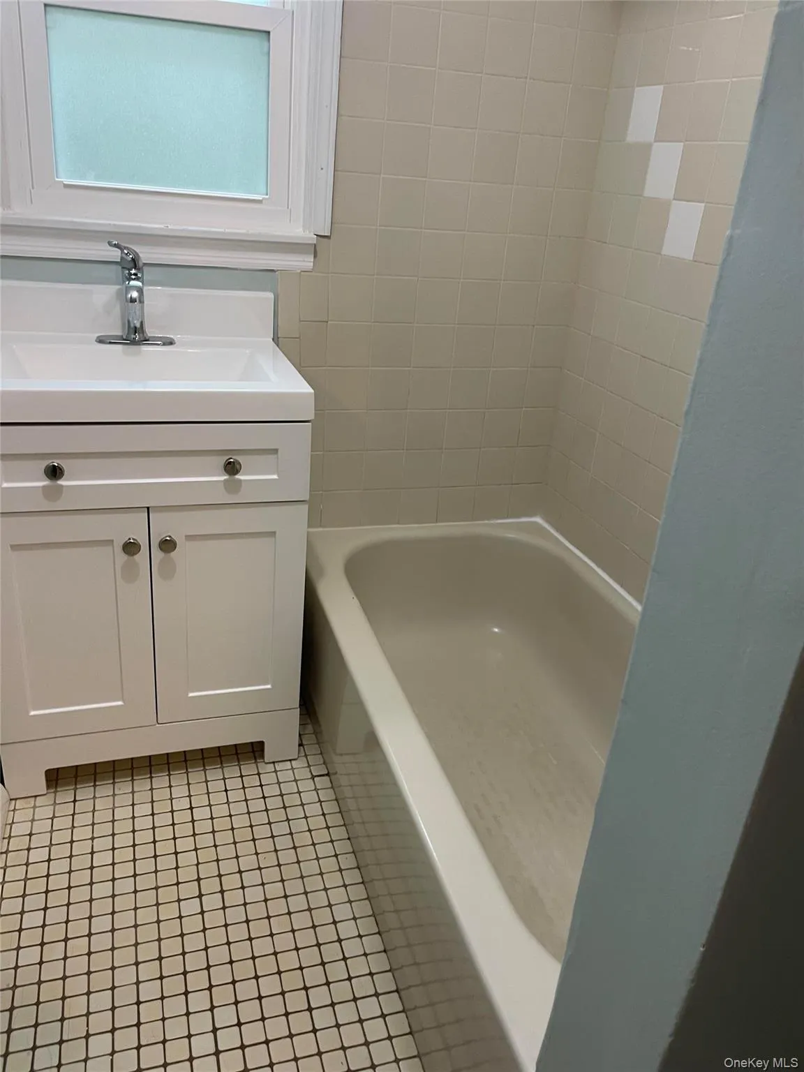 206 Dickinson Avenue, Huntington, NY, 1 Bedroom Bedrooms, 2 Rooms Rooms,1 BathroomBathrooms,Residential Lease,For Rent,Dickinson,0,1023052 206 Dickinson Avenue, Huntington, NY, 1 Bedroom Bedrooms, 2 Rooms Rooms,1 BathroomBathrooms,Residential Lease,For Rent,Dickinson,0,1023052