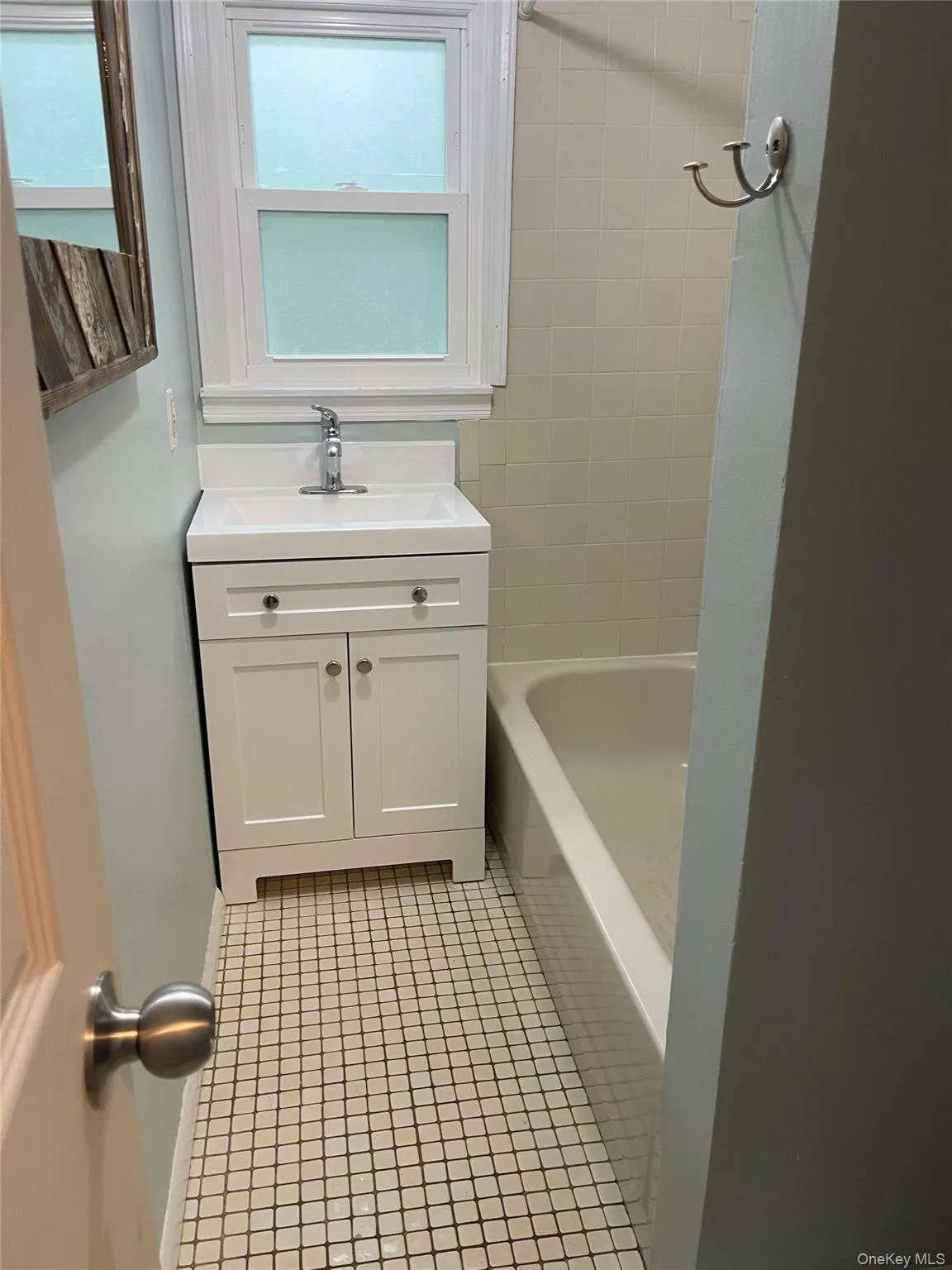 206 Dickinson Avenue, Huntington, NY, 1 Bedroom Bedrooms, 2 Rooms Rooms,1 BathroomBathrooms,Residential Lease,For Rent,Dickinson,0,1023052 206 Dickinson Avenue, Huntington, NY, 1 Bedroom Bedrooms, 2 Rooms Rooms,1 BathroomBathrooms,Residential Lease,For Rent,Dickinson,0,1023052