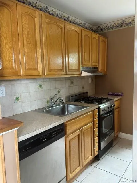 852 Henry Street, Hempstead, NY, 3 Bedrooms Bedrooms, 6 Rooms Rooms,1 BathroomBathrooms,Residential,For Rent,Henry,0,1023054 852 Henry Street, Hempstead, NY, 3 Bedrooms Bedrooms, 6 Rooms Rooms,1 BathroomBathrooms,Residential,For Rent,Henry,0,1023054