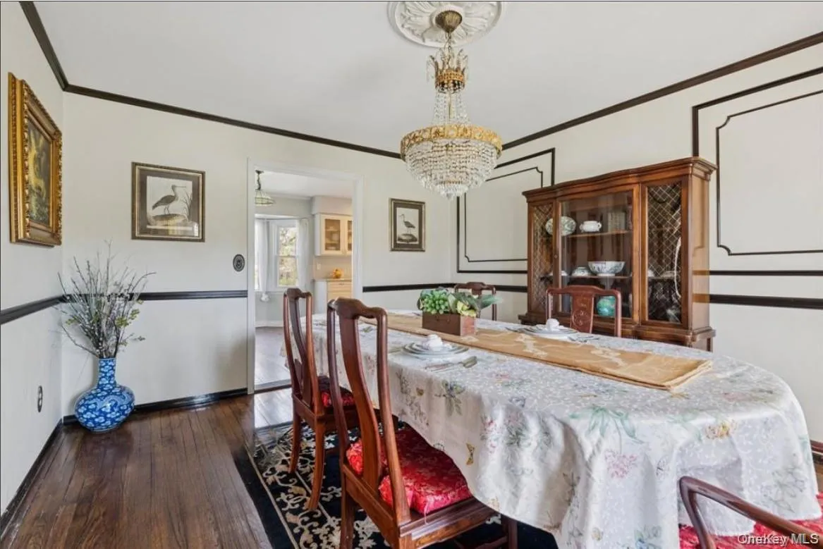 61 Arleigh Road, North Hempstead, NY, 5 Bedrooms Bedrooms, 14 Rooms Rooms,2 BathroomsBathrooms,Residential Lease,For Rent,Arleigh,0,1023062 61 Arleigh Road, North Hempstead, NY, 5 Bedrooms Bedrooms, 14 Rooms Rooms,2 BathroomsBathrooms,Residential Lease,For Rent,Arleigh,0,1023062