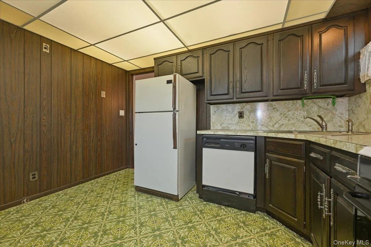48 1st Street, Hempstead, NY, 3 Bedrooms Bedrooms, 8 Rooms Rooms,2 BathroomsBathrooms,Residential,For Rent,1st,0,1023066 48 1st Street, Hempstead, NY, 3 Bedrooms Bedrooms, 8 Rooms Rooms,2 BathroomsBathrooms,Residential,For Rent,1st,0,1023066