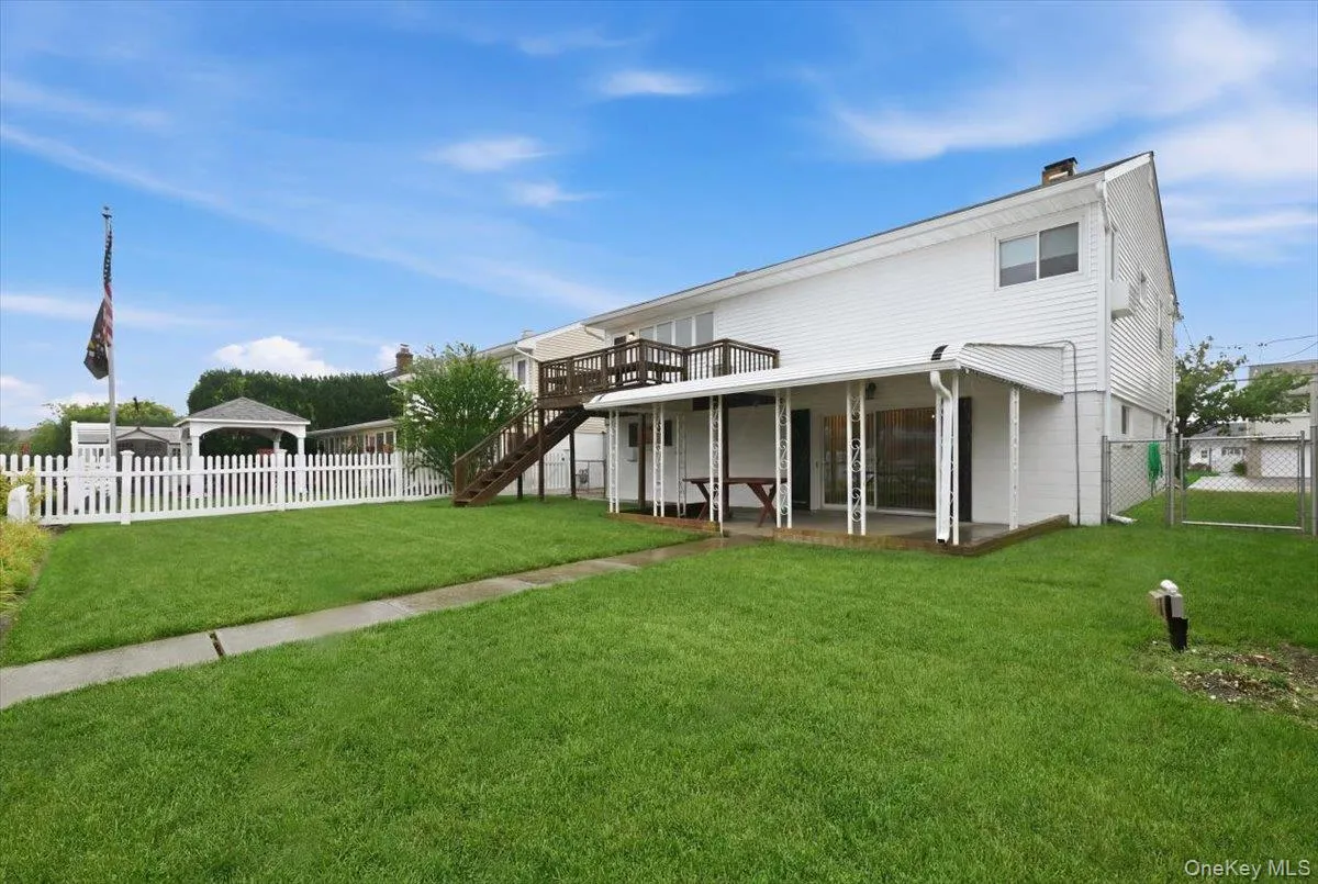 48 1st Street, Hempstead, NY, 3 Bedrooms Bedrooms, 8 Rooms Rooms,2 BathroomsBathrooms,Residential,For Rent,1st,0,1023066 48 1st Street, Hempstead, NY, 3 Bedrooms Bedrooms, 8 Rooms Rooms,2 BathroomsBathrooms,Residential,For Rent,1st,0,1023066