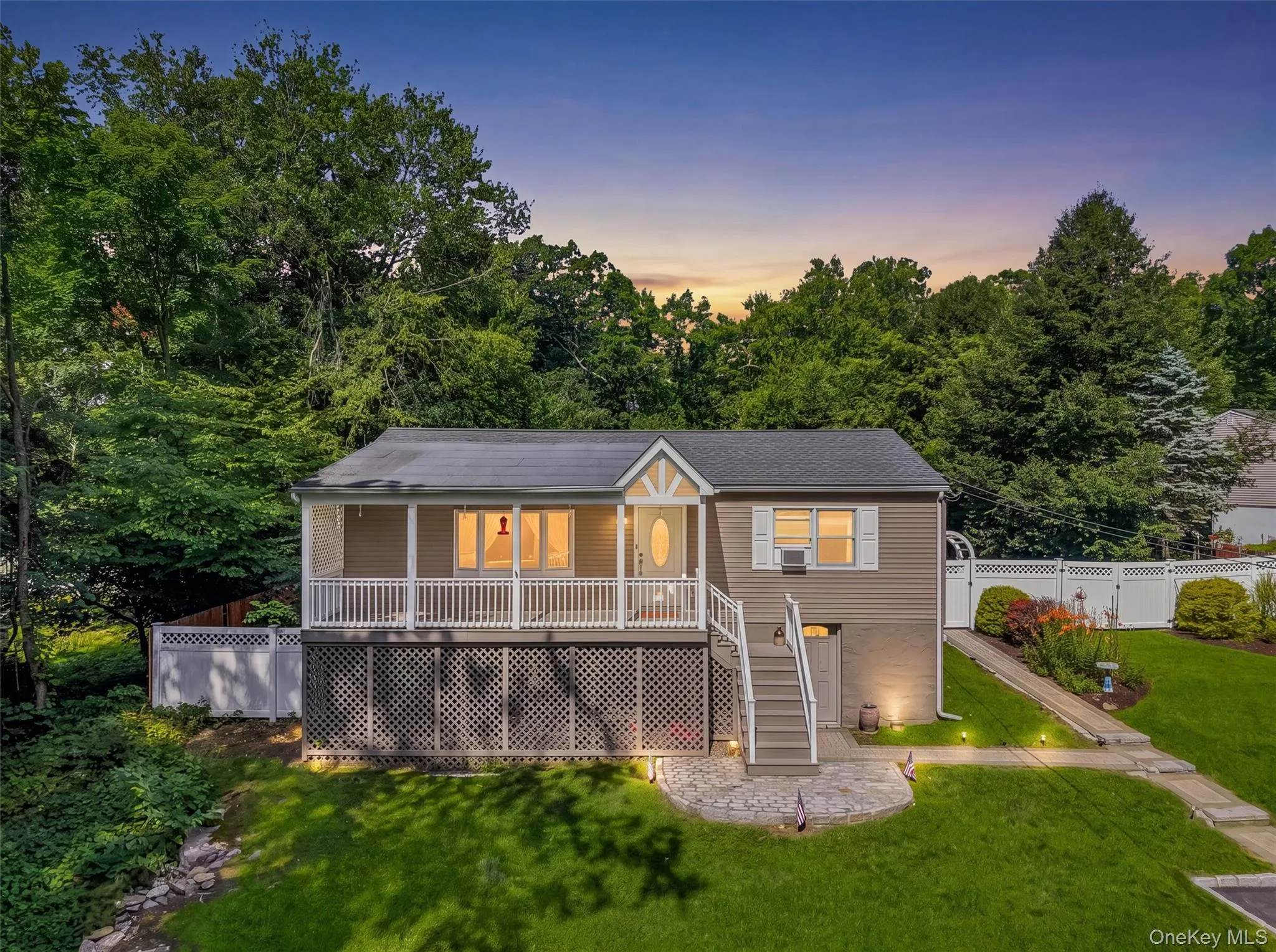 153 Kent Shore Dr 153 Kent Shore Dr