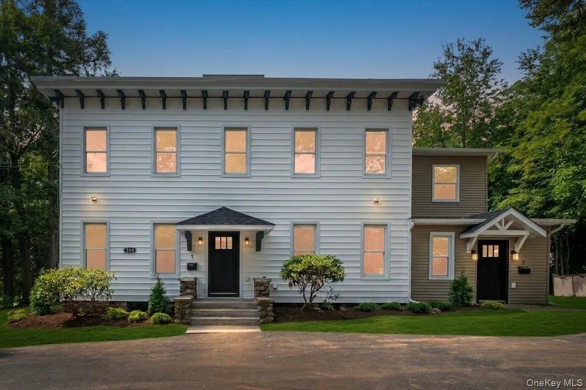 360 Western Highway, Orangetown, NY, 3 Bedrooms Bedrooms, 7 Rooms Rooms,2 BathroomsBathrooms,Residential Lease,For Rent,Western,0,1023079 360 Western Highway, Orangetown, NY, 3 Bedrooms Bedrooms, 7 Rooms Rooms,2 BathroomsBathrooms,Residential Lease,For Rent,Western,0,1023079