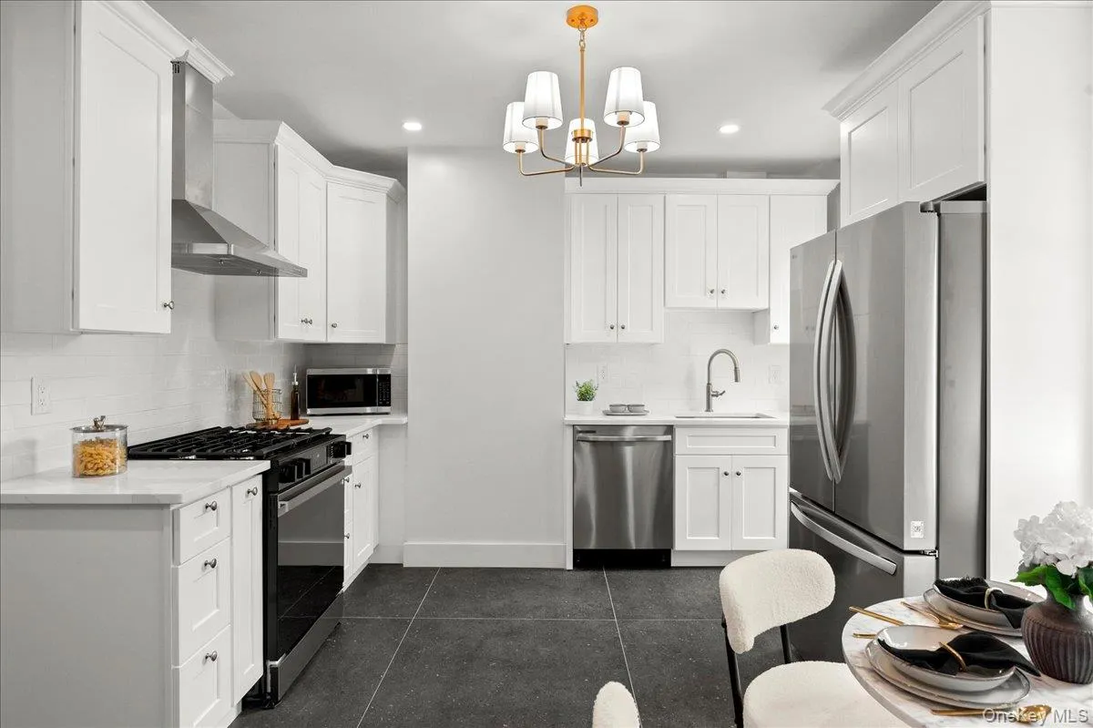 360 Western Highway, Orangetown, NY, 3 Bedrooms Bedrooms, 7 Rooms Rooms,2 BathroomsBathrooms,Residential Lease,For Rent,Western,0,1023079 360 Western Highway, Orangetown, NY, 3 Bedrooms Bedrooms, 7 Rooms Rooms,2 BathroomsBathrooms,Residential Lease,For Rent,Western,0,1023079
