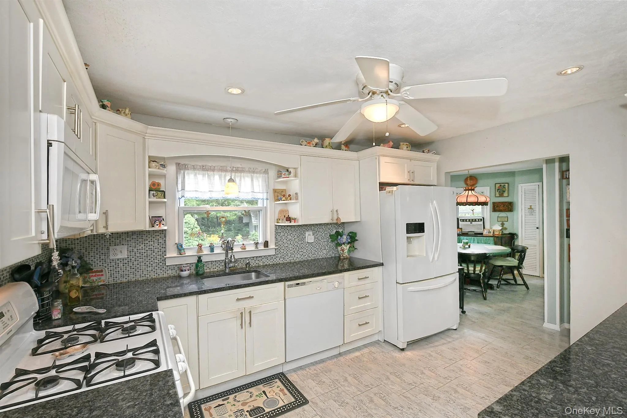 11 Bonnybill Drive, Brookhaven, NY, 5 Bedrooms Bedrooms, 9 Rooms Rooms,2 BathroomsBathrooms,Residential,For Rent,Bonnybill,0,1023083 11 Bonnybill Drive, Brookhaven, NY, 5 Bedrooms Bedrooms, 9 Rooms Rooms,2 BathroomsBathrooms,Residential,For Rent,Bonnybill,0,1023083