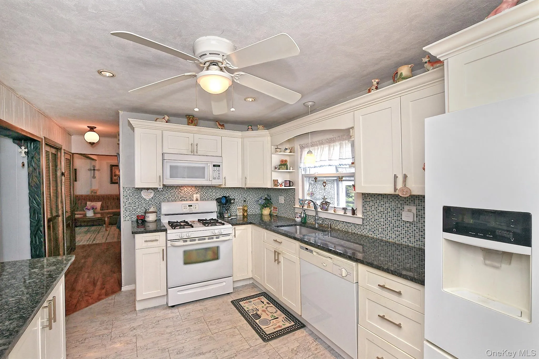 11 Bonnybill Drive, Brookhaven, NY, 5 Bedrooms Bedrooms, 9 Rooms Rooms,2 BathroomsBathrooms,Residential,For Rent,Bonnybill,0,1023083 11 Bonnybill Drive, Brookhaven, NY, 5 Bedrooms Bedrooms, 9 Rooms Rooms,2 BathroomsBathrooms,Residential,For Rent,Bonnybill,0,1023083