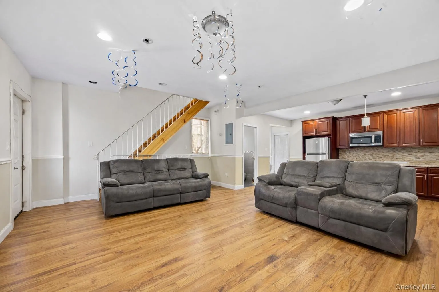 831 224th Street, New York, NY, 3 Bedrooms Bedrooms, 9 Rooms Rooms,2 BathroomsBathrooms,Residential,For Rent,224th,0,1023088 831 224th Street, New York, NY, 3 Bedrooms Bedrooms, 9 Rooms Rooms,2 BathroomsBathrooms,Residential,For Rent,224th,0,1023088