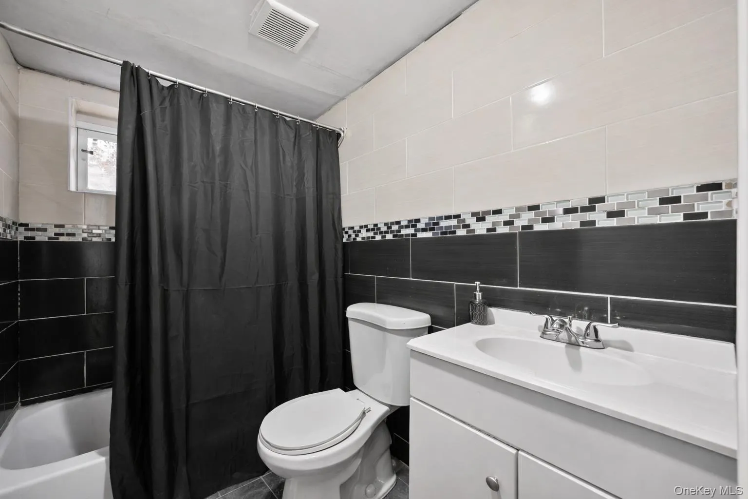 831 224th Street, New York, NY, 3 Bedrooms Bedrooms, 9 Rooms Rooms,2 BathroomsBathrooms,Residential,For Rent,224th,0,1023088 831 224th Street, New York, NY, 3 Bedrooms Bedrooms, 9 Rooms Rooms,2 BathroomsBathrooms,Residential,For Rent,224th,0,1023088