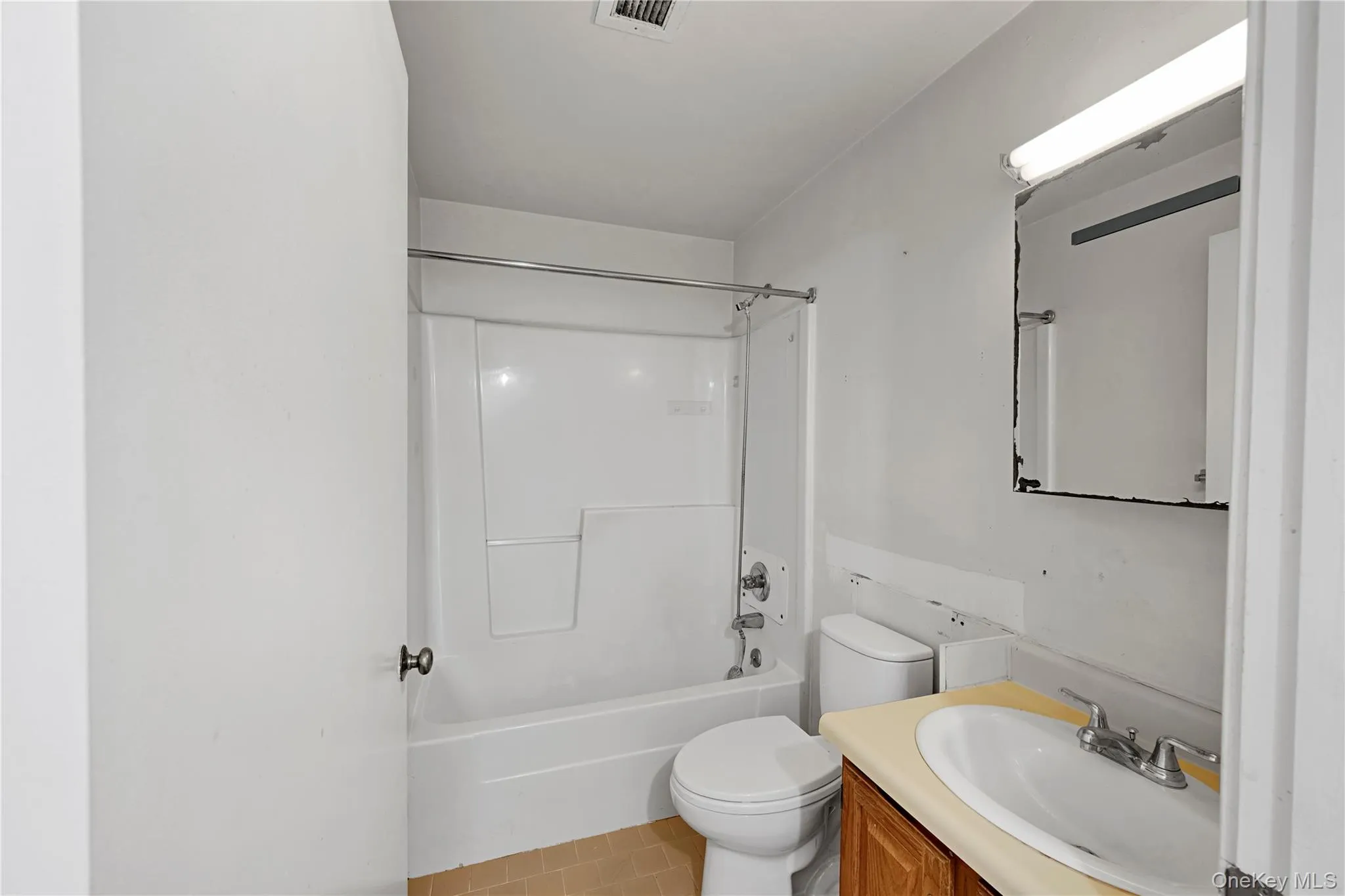 Full Bathroom Full Bathroom
