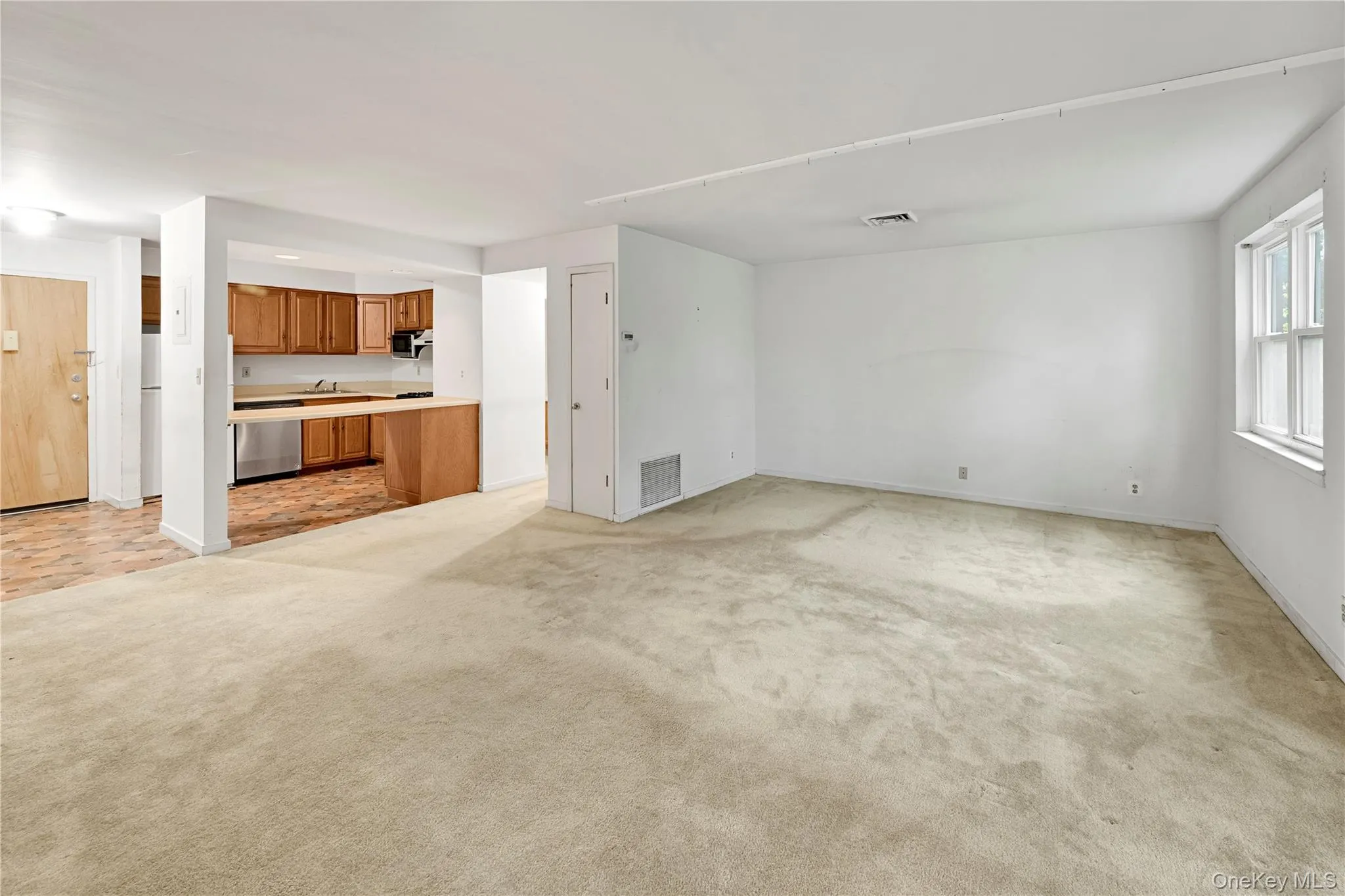 Nice open floorplan Nice open floorplan