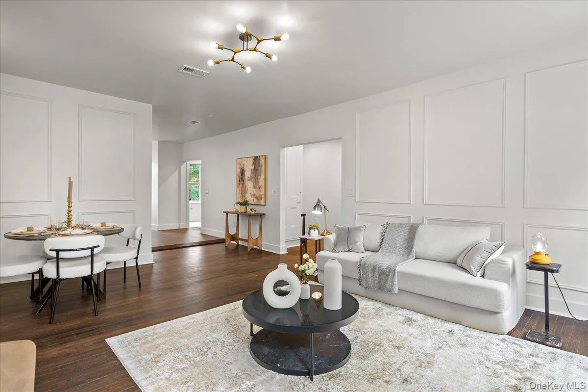 360 Western Highway, Orangetown, NY, 3 Bedrooms Bedrooms, 7 Rooms Rooms,2 BathroomsBathrooms,Residential Lease,For Rent,Western Highway,0,1023096 360 Western Highway, Orangetown, NY, 3 Bedrooms Bedrooms, 7 Rooms Rooms,2 BathroomsBathrooms,Residential Lease,For Rent,Western Highway,0,1023096