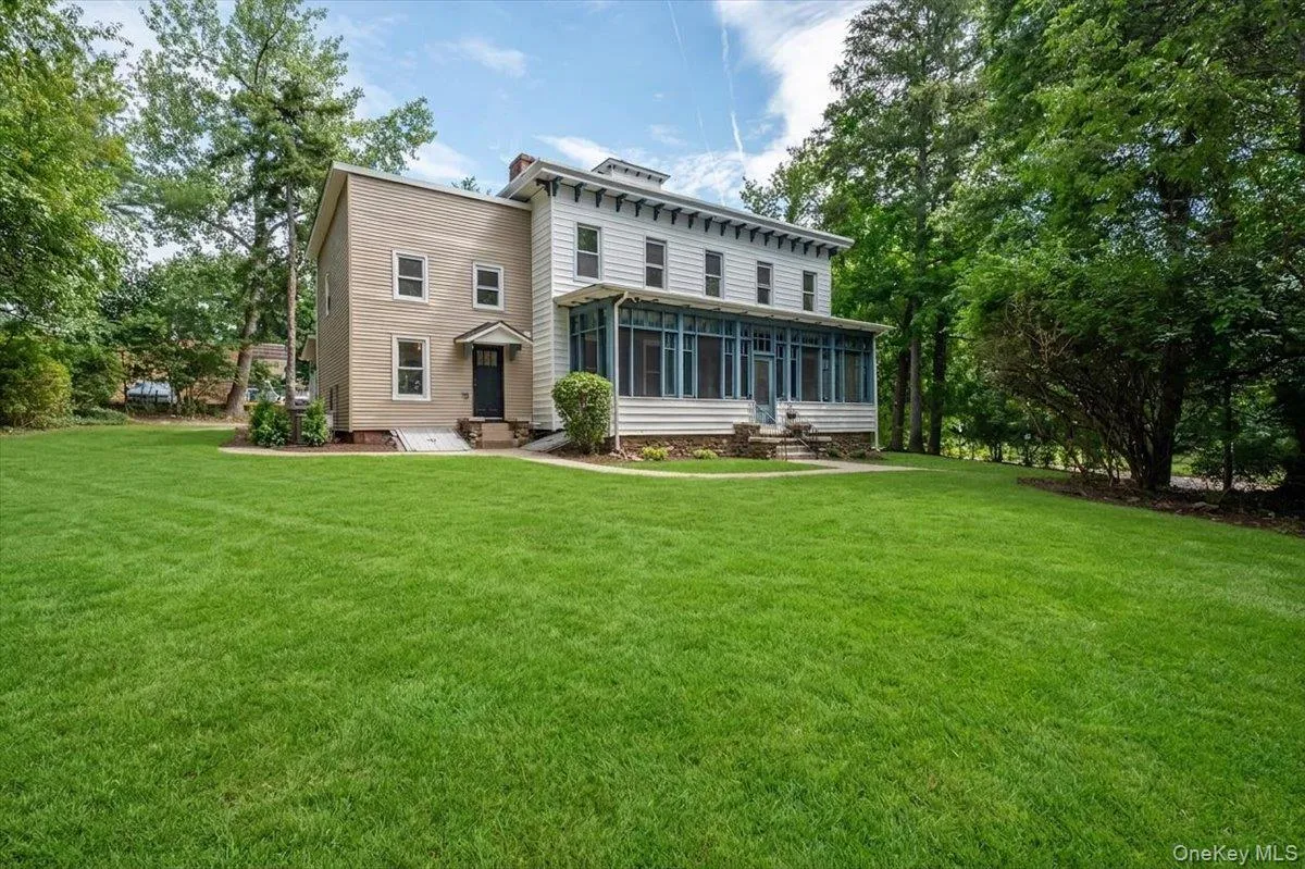 360 Western Highway, Orangetown, NY, 3 Bedrooms Bedrooms, 7 Rooms Rooms,2 BathroomsBathrooms,Residential Lease,For Rent,Western Highway,0,1023096 360 Western Highway, Orangetown, NY, 3 Bedrooms Bedrooms, 7 Rooms Rooms,2 BathroomsBathrooms,Residential Lease,For Rent,Western Highway,0,1023096