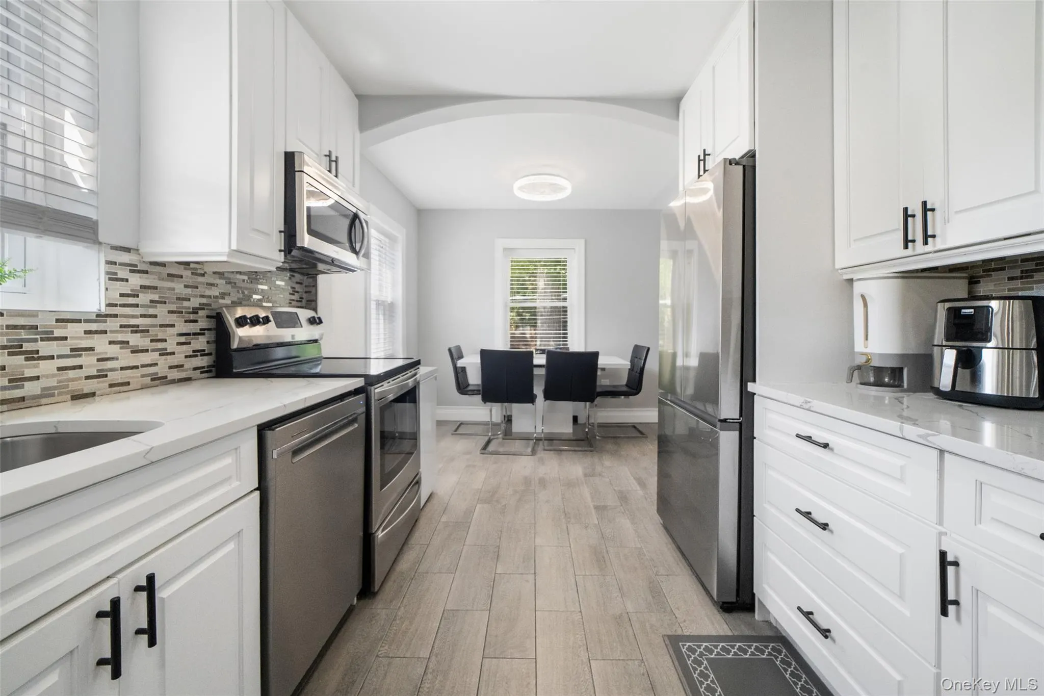 1090 Midland Avenue, Yonkers, NY, 3 Bedrooms Bedrooms, 6 Rooms Rooms,2 BathroomsBathrooms,Residential,For Rent,Midland,0,1023098 1090 Midland Avenue, Yonkers, NY, 3 Bedrooms Bedrooms, 6 Rooms Rooms,2 BathroomsBathrooms,Residential,For Rent,Midland,0,1023098
