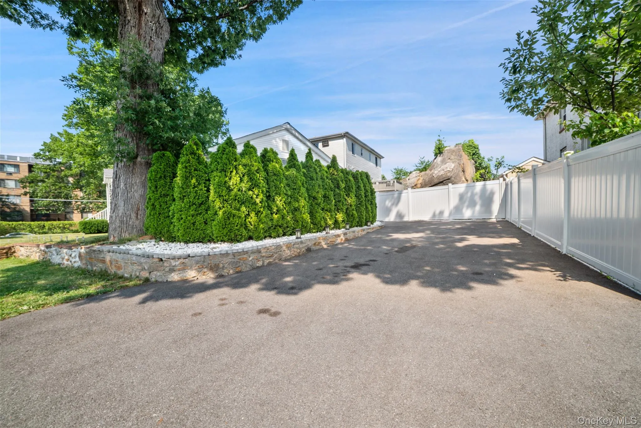 1090 Midland Avenue, Yonkers, NY, 3 Bedrooms Bedrooms, 6 Rooms Rooms,2 BathroomsBathrooms,Residential,For Rent,Midland,0,1023098 1090 Midland Avenue, Yonkers, NY, 3 Bedrooms Bedrooms, 6 Rooms Rooms,2 BathroomsBathrooms,Residential,For Rent,Midland,0,1023098