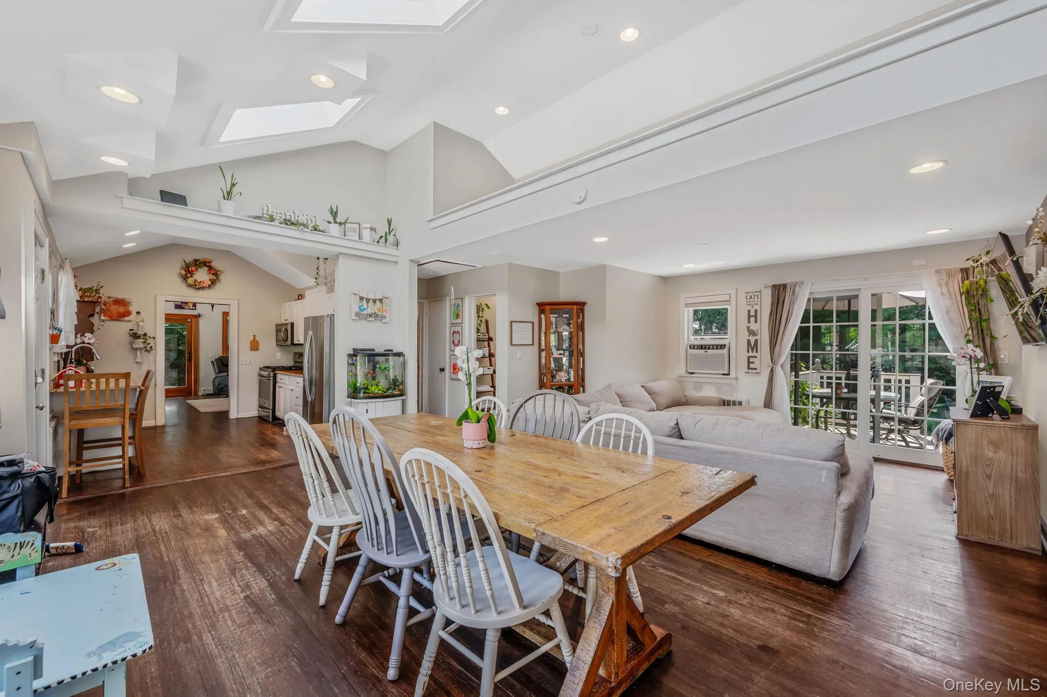 1096 Manor Lane, Islip, NY, 3 Bedrooms Bedrooms, 7 Rooms Rooms,2 BathroomsBathrooms,Residential,For Rent,Manor,0,1023102 1096 Manor Lane, Islip, NY, 3 Bedrooms Bedrooms, 7 Rooms Rooms,2 BathroomsBathrooms,Residential,For Rent,Manor,0,1023102