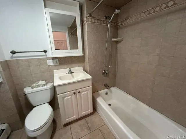 232 Cleveland Avenue, Hempstead, NY, 2 Bedrooms Bedrooms, 4 Rooms Rooms,1 BathroomBathrooms,Residential Lease,For Rent,Cleveland,0,1023109 232 Cleveland Avenue, Hempstead, NY, 2 Bedrooms Bedrooms, 4 Rooms Rooms,1 BathroomBathrooms,Residential Lease,For Rent,Cleveland,0,1023109