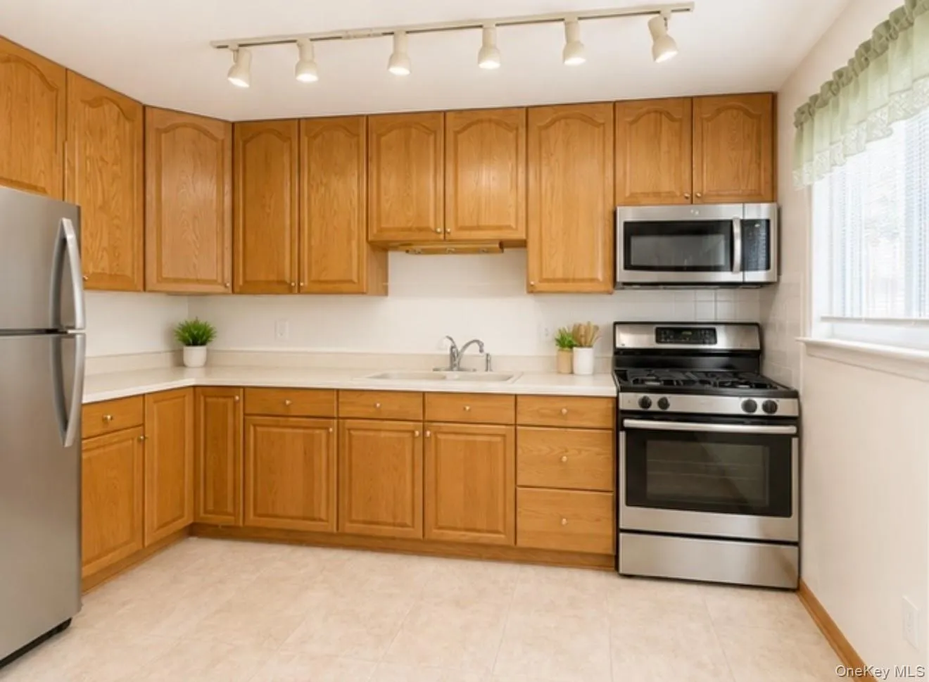 83 Carmine Drive, Wappinger, NY, 2 Bedrooms Bedrooms, 6 Rooms Rooms,1 BathroomBathrooms,Residential,For Rent,Carmine,0,1023117 83 Carmine Drive, Wappinger, NY, 2 Bedrooms Bedrooms, 6 Rooms Rooms,1 BathroomBathrooms,Residential,For Rent,Carmine,0,1023117