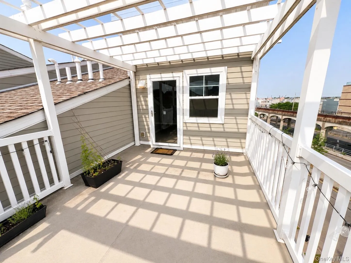 192 White Sands Way, New York, NY, 4 Bedrooms Bedrooms, 7 Rooms Rooms,2 BathroomsBathrooms,Residential Lease,For Rent,White Sands,0,1023121 192 White Sands Way, New York, NY, 4 Bedrooms Bedrooms, 7 Rooms Rooms,2 BathroomsBathrooms,Residential Lease,For Rent,White Sands,0,1023121