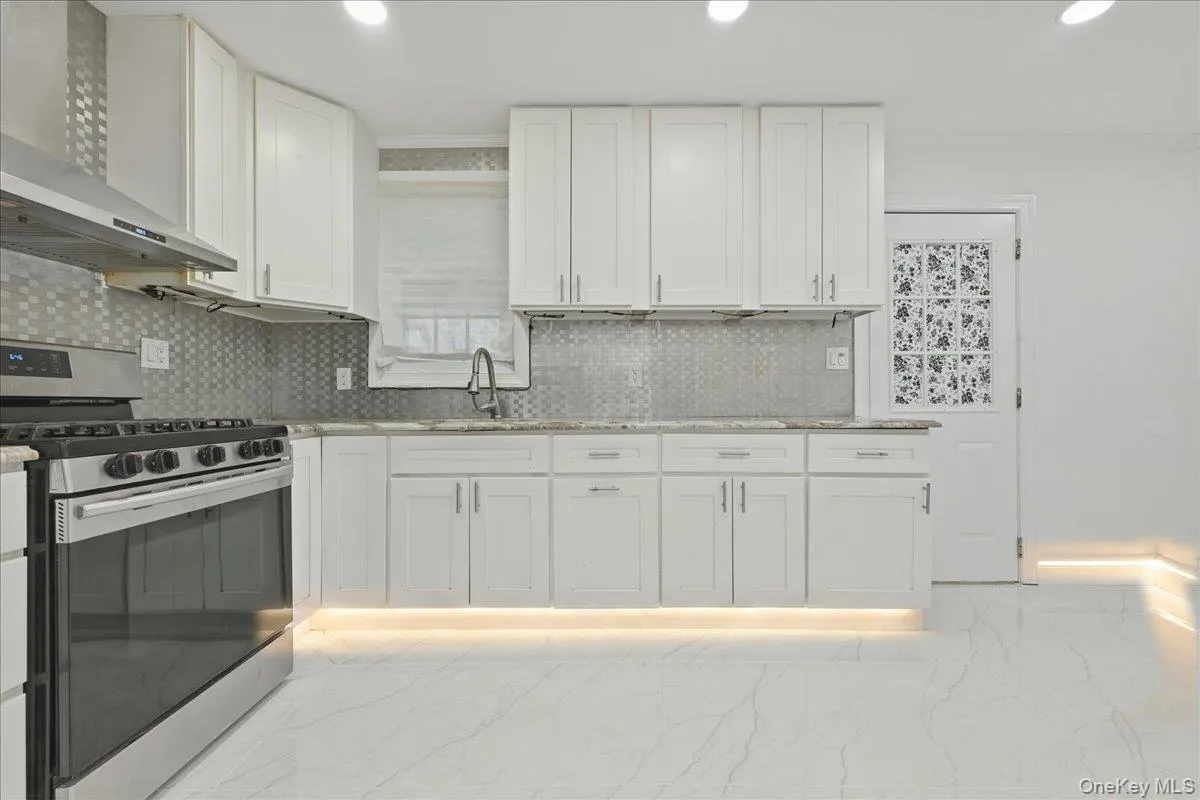 89 4th Street, Islip, NY, 3 Bedrooms Bedrooms, 6 Rooms Rooms,1 BathroomBathrooms,Residential,For Rent,4th,0,1023126 89 4th Street, Islip, NY, 3 Bedrooms Bedrooms, 6 Rooms Rooms,1 BathroomBathrooms,Residential,For Rent,4th,0,1023126