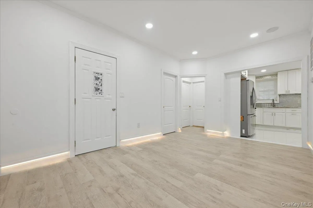 89 4th Street, Islip, NY, 3 Bedrooms Bedrooms, 6 Rooms Rooms,1 BathroomBathrooms,Residential,For Rent,4th,0,1023126 89 4th Street, Islip, NY, 3 Bedrooms Bedrooms, 6 Rooms Rooms,1 BathroomBathrooms,Residential,For Rent,4th,0,1023126