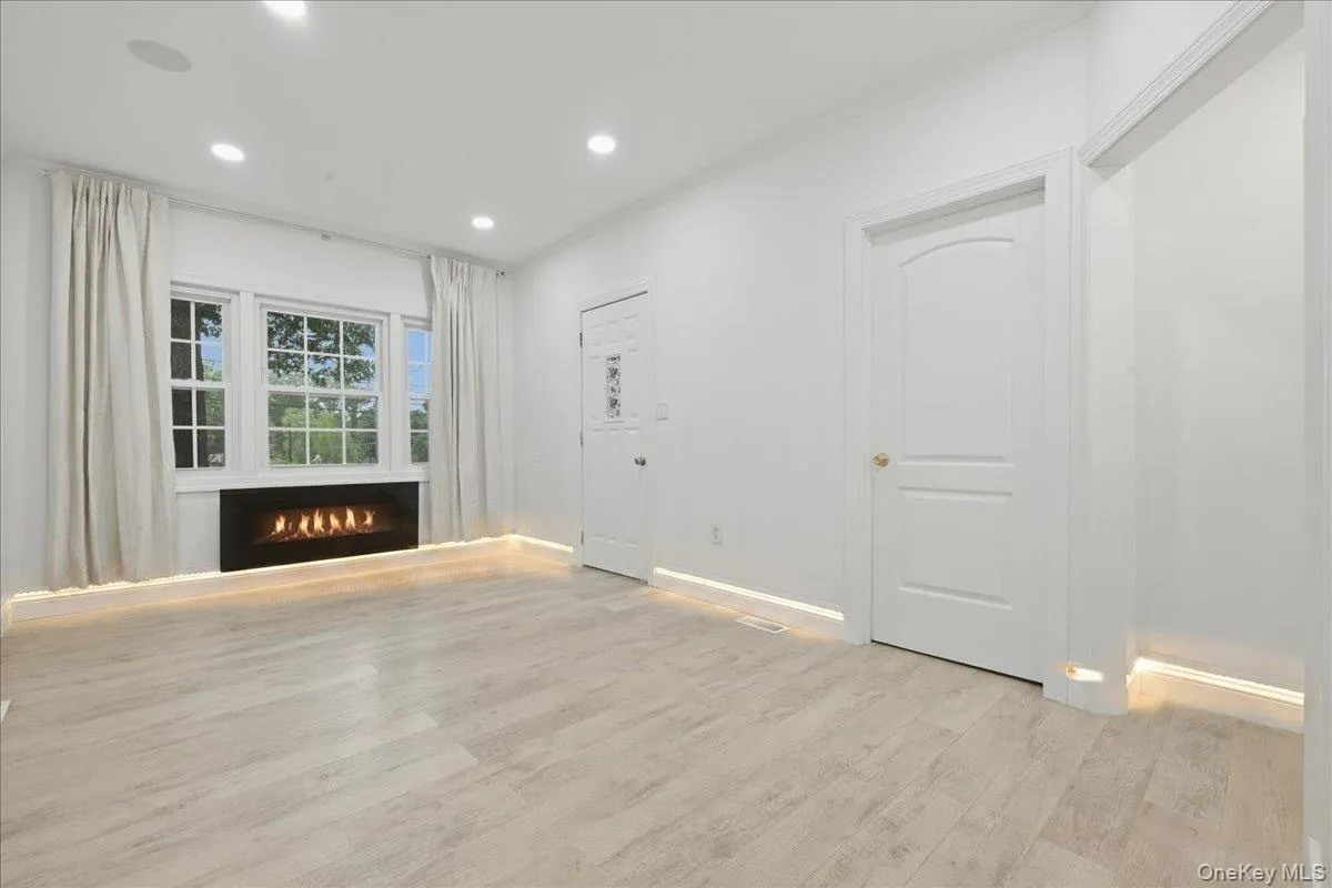 89 4th Street, Islip, NY, 3 Bedrooms Bedrooms, 6 Rooms Rooms,1 BathroomBathrooms,Residential,For Rent,4th,0,1023126 89 4th Street, Islip, NY, 3 Bedrooms Bedrooms, 6 Rooms Rooms,1 BathroomBathrooms,Residential,For Rent,4th,0,1023126