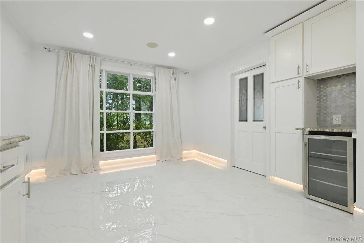 89 4th Street, Islip, NY, 3 Bedrooms Bedrooms, 6 Rooms Rooms,1 BathroomBathrooms,Residential,For Rent,4th,0,1023126 89 4th Street, Islip, NY, 3 Bedrooms Bedrooms, 6 Rooms Rooms,1 BathroomBathrooms,Residential,For Rent,4th,0,1023126