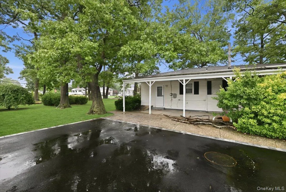 89 4th Street, Islip, NY, 3 Bedrooms Bedrooms, 6 Rooms Rooms,1 BathroomBathrooms,Residential,For Rent,4th,0,1023126 89 4th Street, Islip, NY, 3 Bedrooms Bedrooms, 6 Rooms Rooms,1 BathroomBathrooms,Residential,For Rent,4th,0,1023126