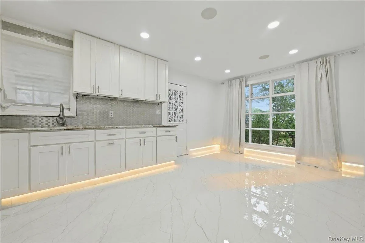 89 4th Street, Islip, NY, 3 Bedrooms Bedrooms, 6 Rooms Rooms,1 BathroomBathrooms,Residential,For Rent,4th,0,1023126 89 4th Street, Islip, NY, 3 Bedrooms Bedrooms, 6 Rooms Rooms,1 BathroomBathrooms,Residential,For Rent,4th,0,1023126