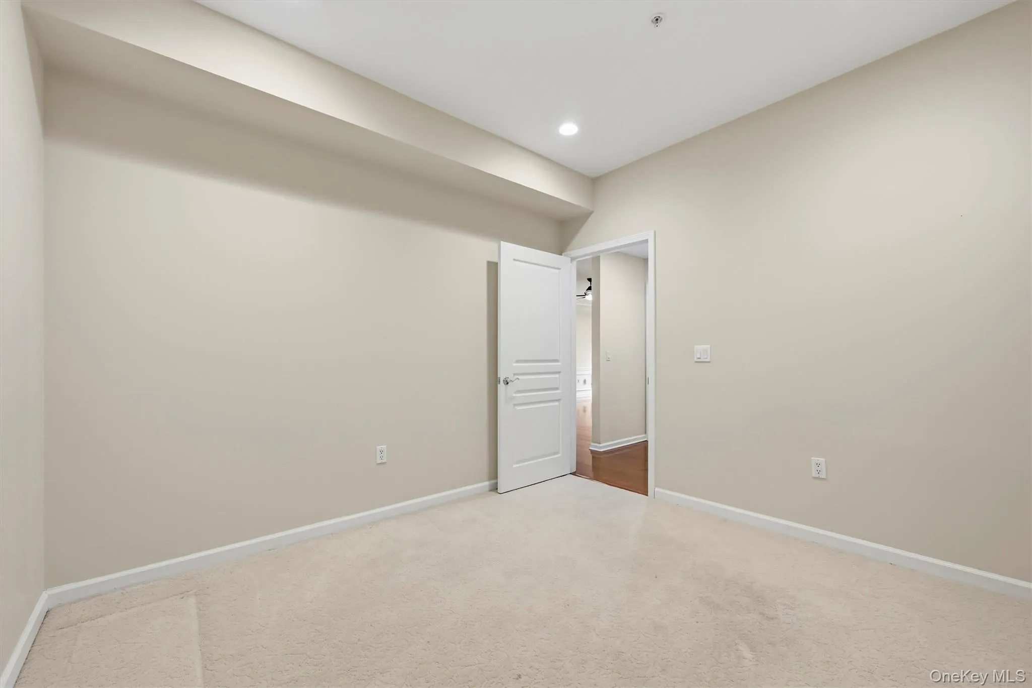Den/office or 3rd bedroom Den/office or 3rd bedroom