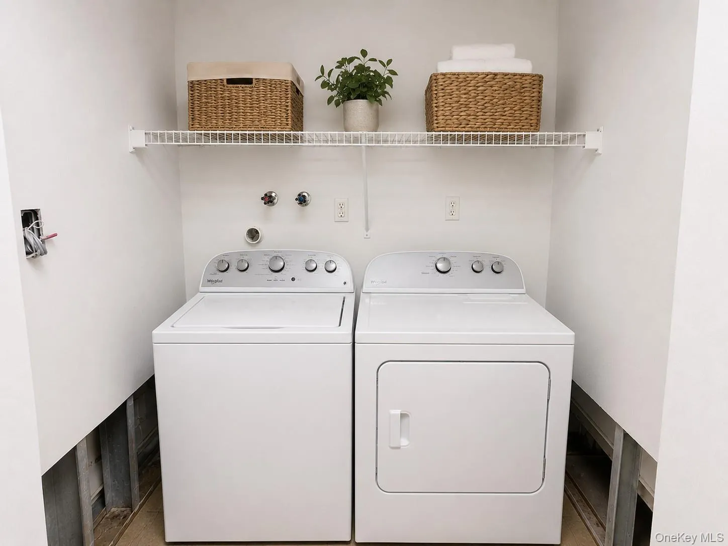 572 Louisiana Avenue, New York, NY, 2 Bedrooms Bedrooms, 6 Rooms Rooms,2 BathroomsBathrooms,Residential,For Rent,Louisiana,0,1023128 572 Louisiana Avenue, New York, NY, 2 Bedrooms Bedrooms, 6 Rooms Rooms,2 BathroomsBathrooms,Residential,For Rent,Louisiana,0,1023128