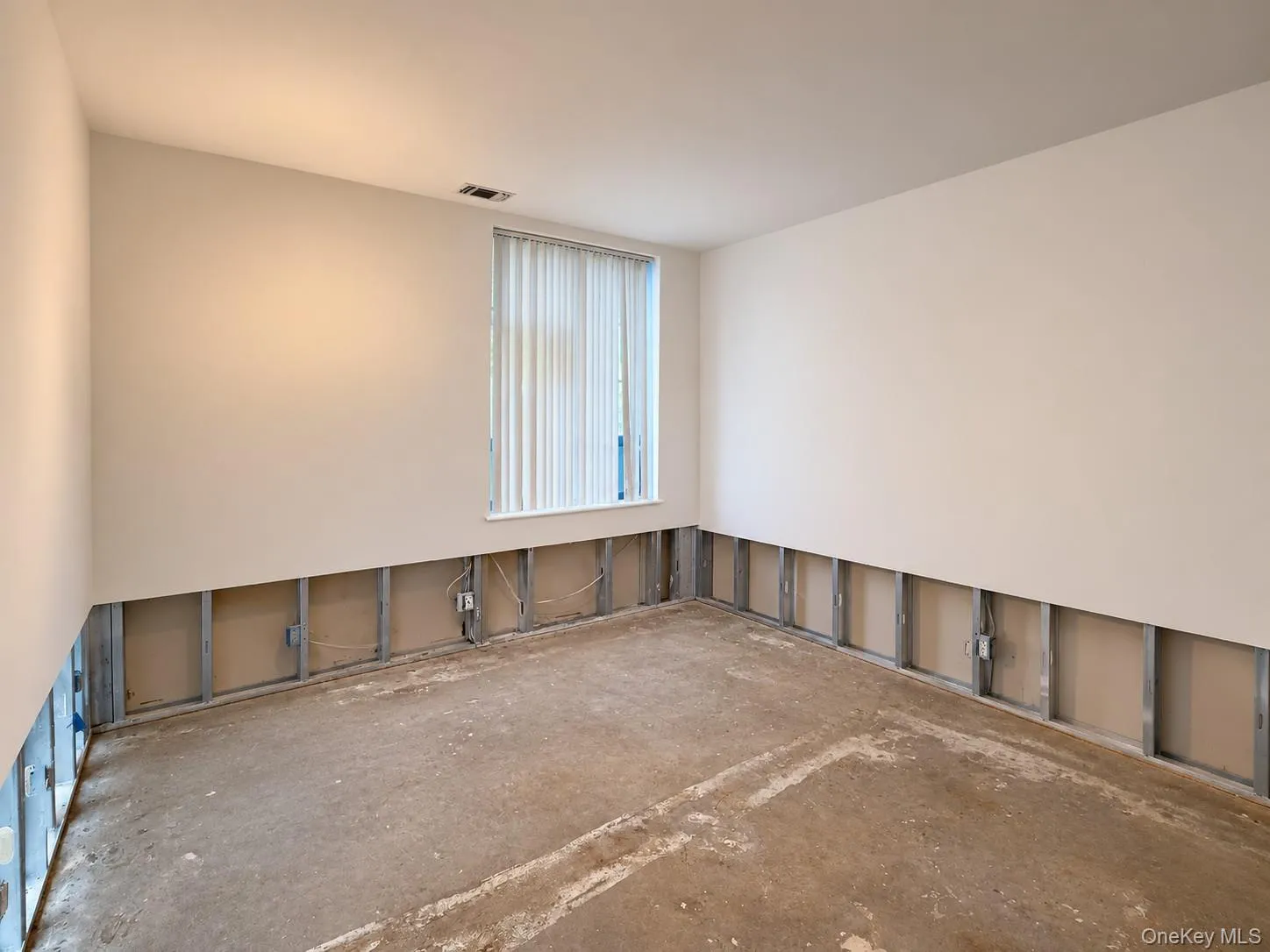572 Louisiana Avenue, New York, NY, 2 Bedrooms Bedrooms, 6 Rooms Rooms,2 BathroomsBathrooms,Residential,For Rent,Louisiana,0,1023128 572 Louisiana Avenue, New York, NY, 2 Bedrooms Bedrooms, 6 Rooms Rooms,2 BathroomsBathrooms,Residential,For Rent,Louisiana,0,1023128