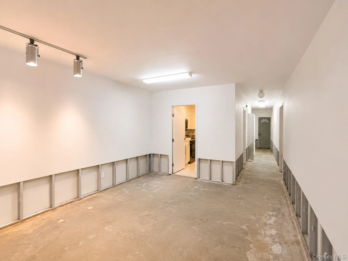 572 Louisiana Avenue, New York, NY, 2 Bedrooms Bedrooms, 6 Rooms Rooms,2 BathroomsBathrooms,Residential,For Rent,Louisiana,0,1023128 572 Louisiana Avenue, New York, NY, 2 Bedrooms Bedrooms, 6 Rooms Rooms,2 BathroomsBathrooms,Residential,For Rent,Louisiana,0,1023128
