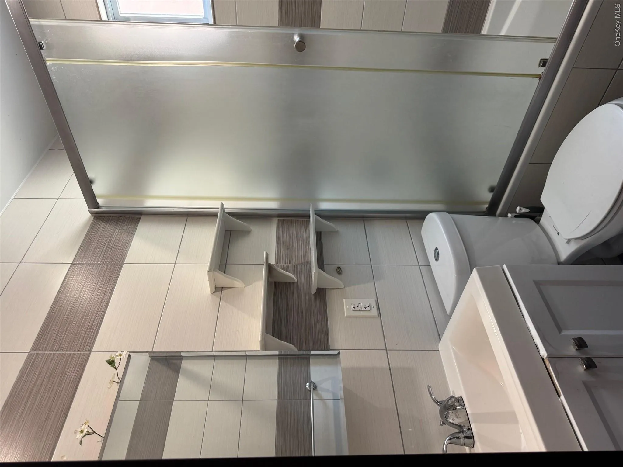 7305 Metropolitan Avenue, New York, NY, 2 Bedrooms Bedrooms, 4 Rooms Rooms,1 BathroomBathrooms,Residential Lease,For Rent,Metropolitan,0,1023130 7305 Metropolitan Avenue, New York, NY, 2 Bedrooms Bedrooms, 4 Rooms Rooms,1 BathroomBathrooms,Residential Lease,For Rent,Metropolitan,0,1023130