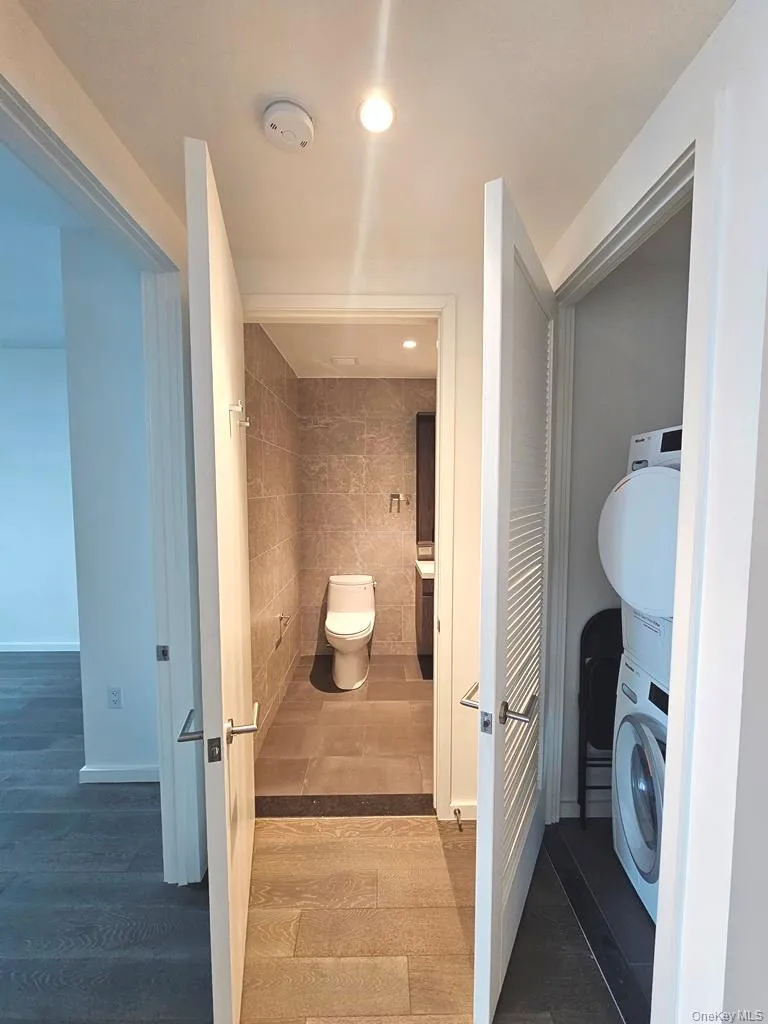 133-36 37th Avenue, New York, NY, 1 Bedroom Bedrooms, 4 Rooms Rooms,1 BathroomBathrooms,Residential Lease,For Rent,37th,0,1023131 133-36 37th Avenue, New York, NY, 1 Bedroom Bedrooms, 4 Rooms Rooms,1 BathroomBathrooms,Residential Lease,For Rent,37th,0,1023131