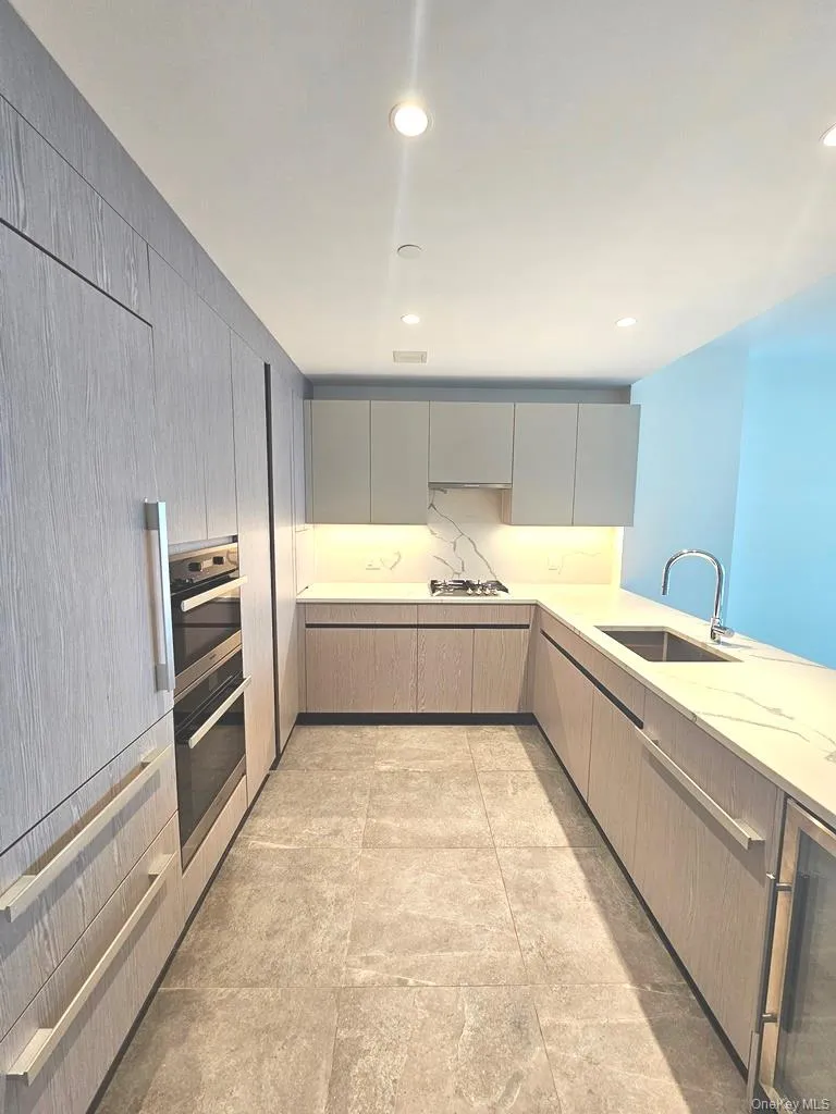 133-36 37th Avenue, New York, NY, 1 Bedroom Bedrooms, 4 Rooms Rooms,1 BathroomBathrooms,Residential Lease,For Rent,37th,0,1023131 133-36 37th Avenue, New York, NY, 1 Bedroom Bedrooms, 4 Rooms Rooms,1 BathroomBathrooms,Residential Lease,For Rent,37th,0,1023131