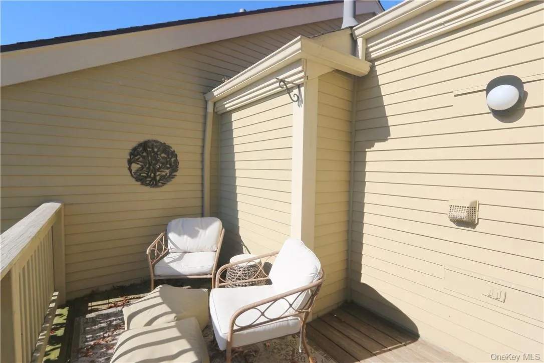 Private rear deck Private rear deck