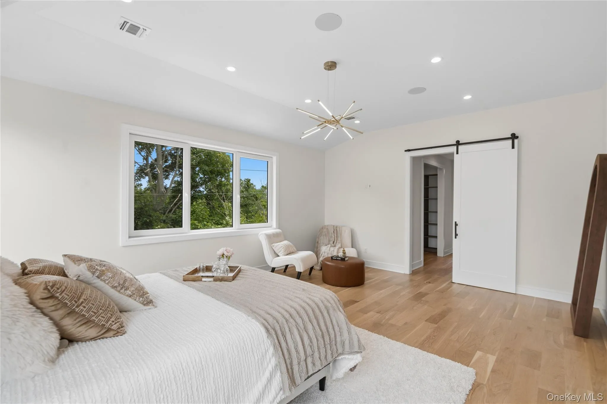 28 Choir Lane, Hempstead, NY, 5 Bedrooms Bedrooms, 15 Rooms Rooms,5 BathroomsBathrooms,Residential,For Rent,Choir,0,1023136 28 Choir Lane, Hempstead, NY, 5 Bedrooms Bedrooms, 15 Rooms Rooms,5 BathroomsBathrooms,Residential,For Rent,Choir,0,1023136