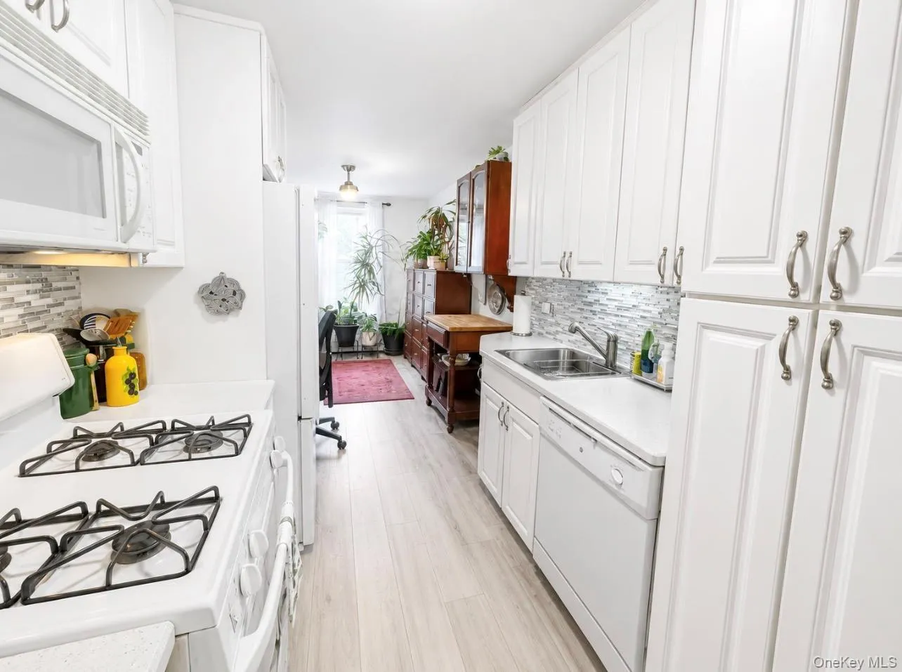 209-10 41st Ave, New York, NY, 2 Bedrooms Bedrooms, 4 Rooms Rooms,1 BathroomBathrooms,Residential,For Rent,41st Ave,0,1023137 209-10 41st Ave, New York, NY, 2 Bedrooms Bedrooms, 4 Rooms Rooms,1 BathroomBathrooms,Residential,For Rent,41st Ave,0,1023137