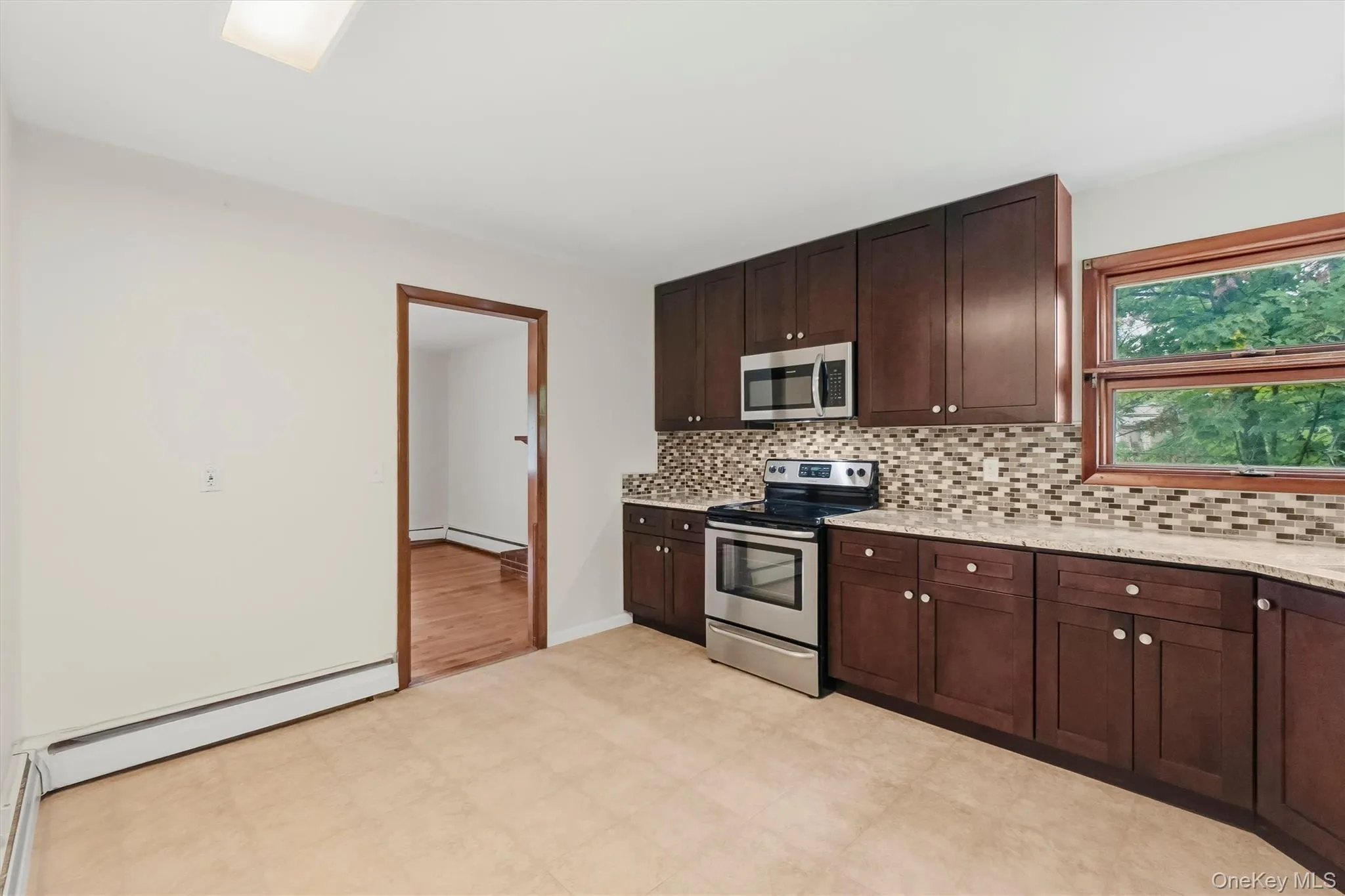 72 South Terrace, Fishkill, NY, 3 Bedrooms Bedrooms, 6 Rooms Rooms,1 BathroomBathrooms,Residential,For Rent,South,0,1023142 72 South Terrace, Fishkill, NY, 3 Bedrooms Bedrooms, 6 Rooms Rooms,1 BathroomBathrooms,Residential,For Rent,South,0,1023142