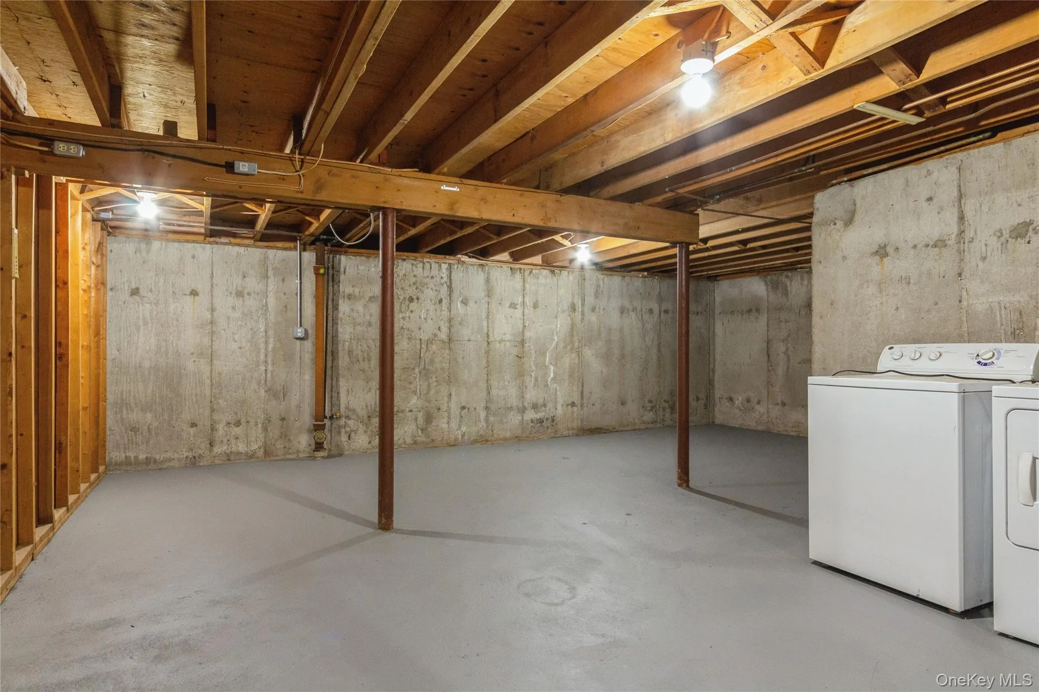 18 Linden Street, Brookhaven, NY, 4 Bedrooms Bedrooms, 9 Rooms Rooms,2 BathroomsBathrooms,Residential,For Rent,Linden,0,1023144 18 Linden Street, Brookhaven, NY, 4 Bedrooms Bedrooms, 9 Rooms Rooms,2 BathroomsBathrooms,Residential,For Rent,Linden,0,1023144