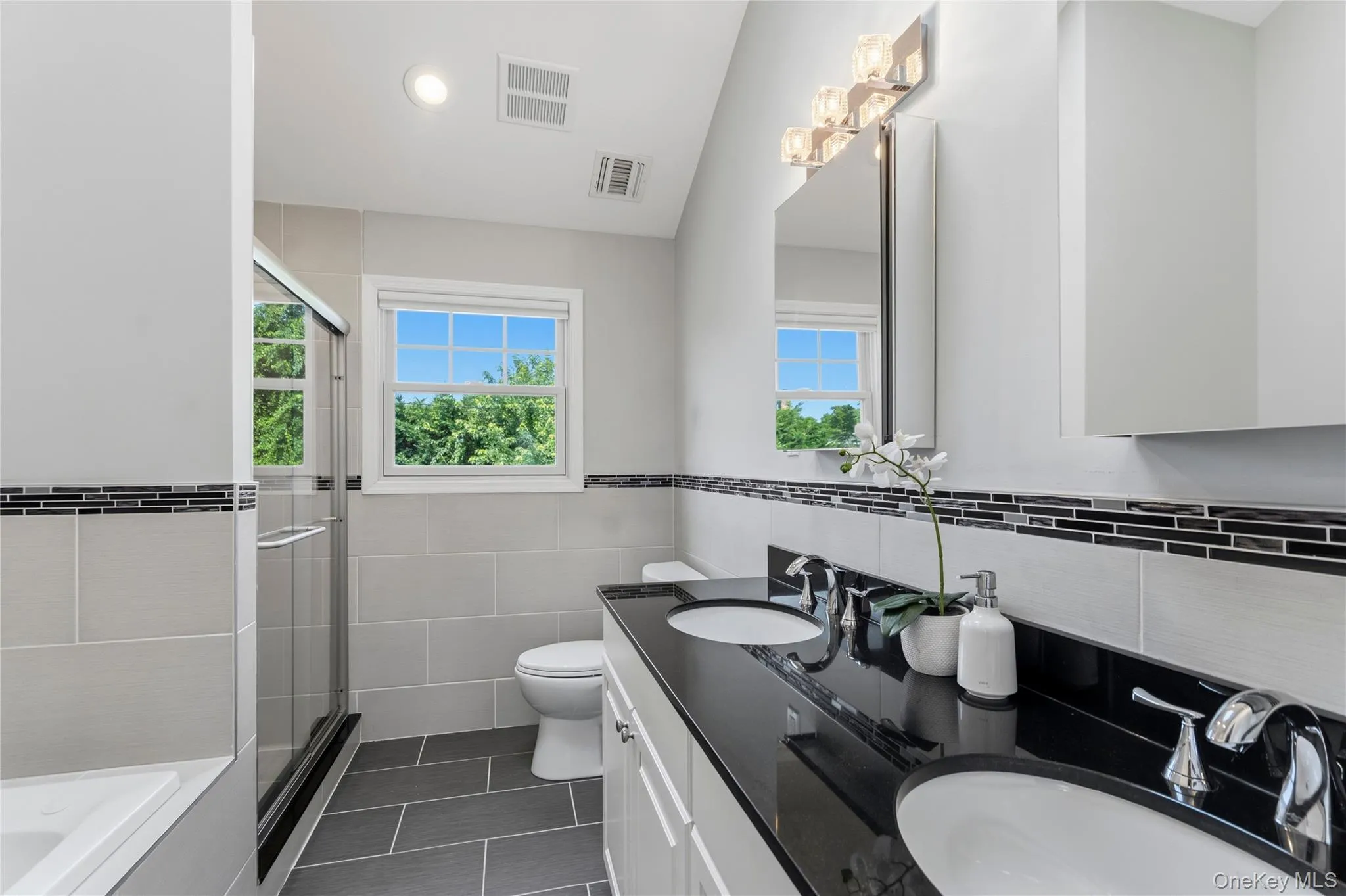 17 Woodwaye Road, Oyster Bay, NY, 4 Bedrooms Bedrooms, 10 Rooms Rooms,3 BathroomsBathrooms,Residential,For Rent,Woodwaye,0,1023147 17 Woodwaye Road, Oyster Bay, NY, 4 Bedrooms Bedrooms, 10 Rooms Rooms,3 BathroomsBathrooms,Residential,For Rent,Woodwaye,0,1023147