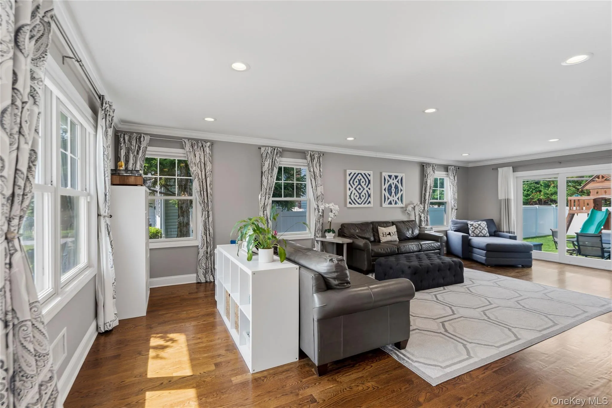 17 Woodwaye Road, Oyster Bay, NY, 4 Bedrooms Bedrooms, 10 Rooms Rooms,3 BathroomsBathrooms,Residential,For Rent,Woodwaye,0,1023147 17 Woodwaye Road, Oyster Bay, NY, 4 Bedrooms Bedrooms, 10 Rooms Rooms,3 BathroomsBathrooms,Residential,For Rent,Woodwaye,0,1023147