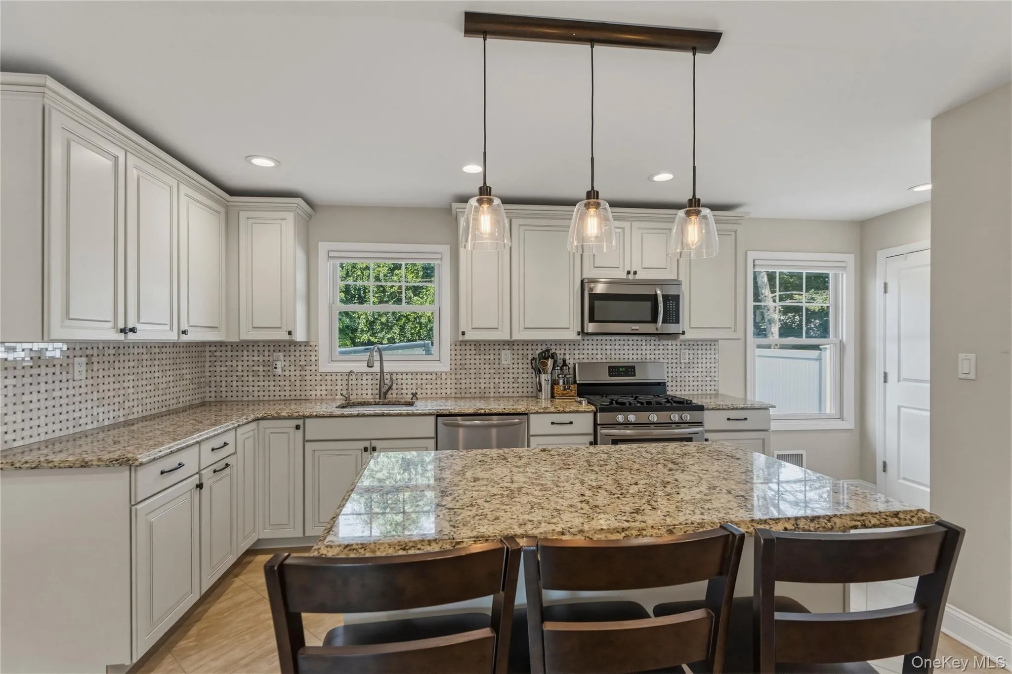 17 Woodwaye Road, Oyster Bay, NY, 4 Bedrooms Bedrooms, 10 Rooms Rooms,3 BathroomsBathrooms,Residential,For Rent,Woodwaye,0,1023147 17 Woodwaye Road, Oyster Bay, NY, 4 Bedrooms Bedrooms, 10 Rooms Rooms,3 BathroomsBathrooms,Residential,For Rent,Woodwaye,0,1023147