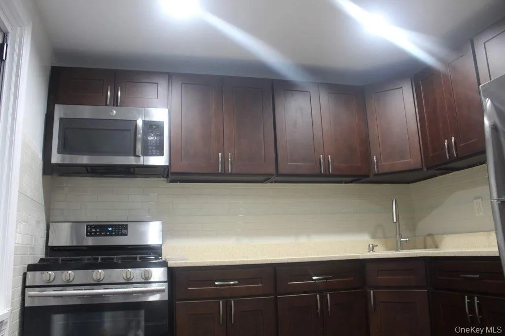 19040 103rd Avenue, New York, NY, 6 Bedrooms Bedrooms, 10 Rooms Rooms,2 BathroomsBathrooms,Residential,For Rent,103rd,0,1023152 19040 103rd Avenue, New York, NY, 6 Bedrooms Bedrooms, 10 Rooms Rooms,2 BathroomsBathrooms,Residential,For Rent,103rd,0,1023152