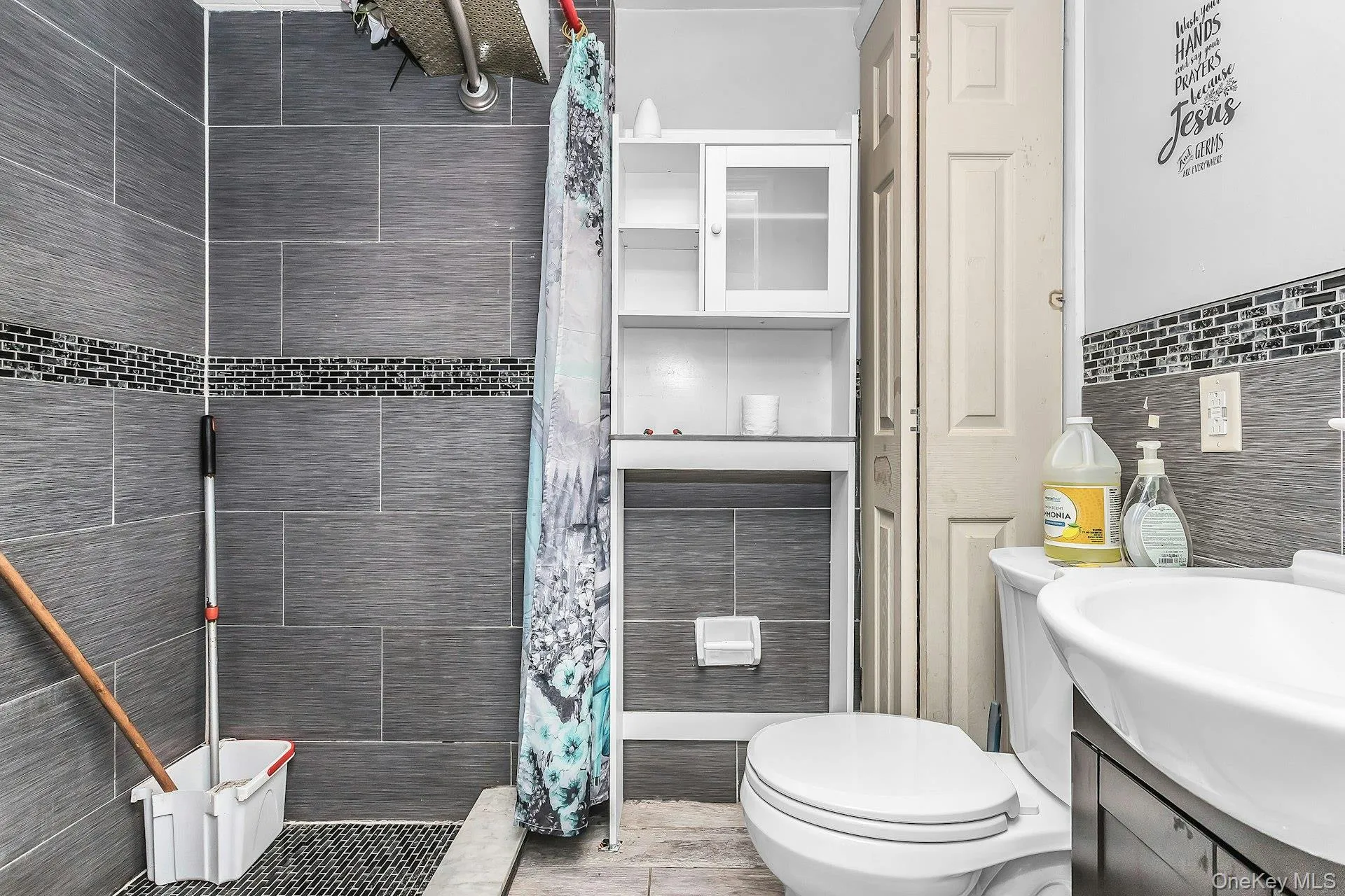 190-40 103rd Avenue, New York, NY, 6 Bedrooms Bedrooms, 10 Rooms Rooms,2 BathroomsBathrooms,Residential,For Rent,103rd,0,1023152 190-40 103rd Avenue, New York, NY, 6 Bedrooms Bedrooms, 10 Rooms Rooms,2 BathroomsBathrooms,Residential,For Rent,103rd,0,1023152