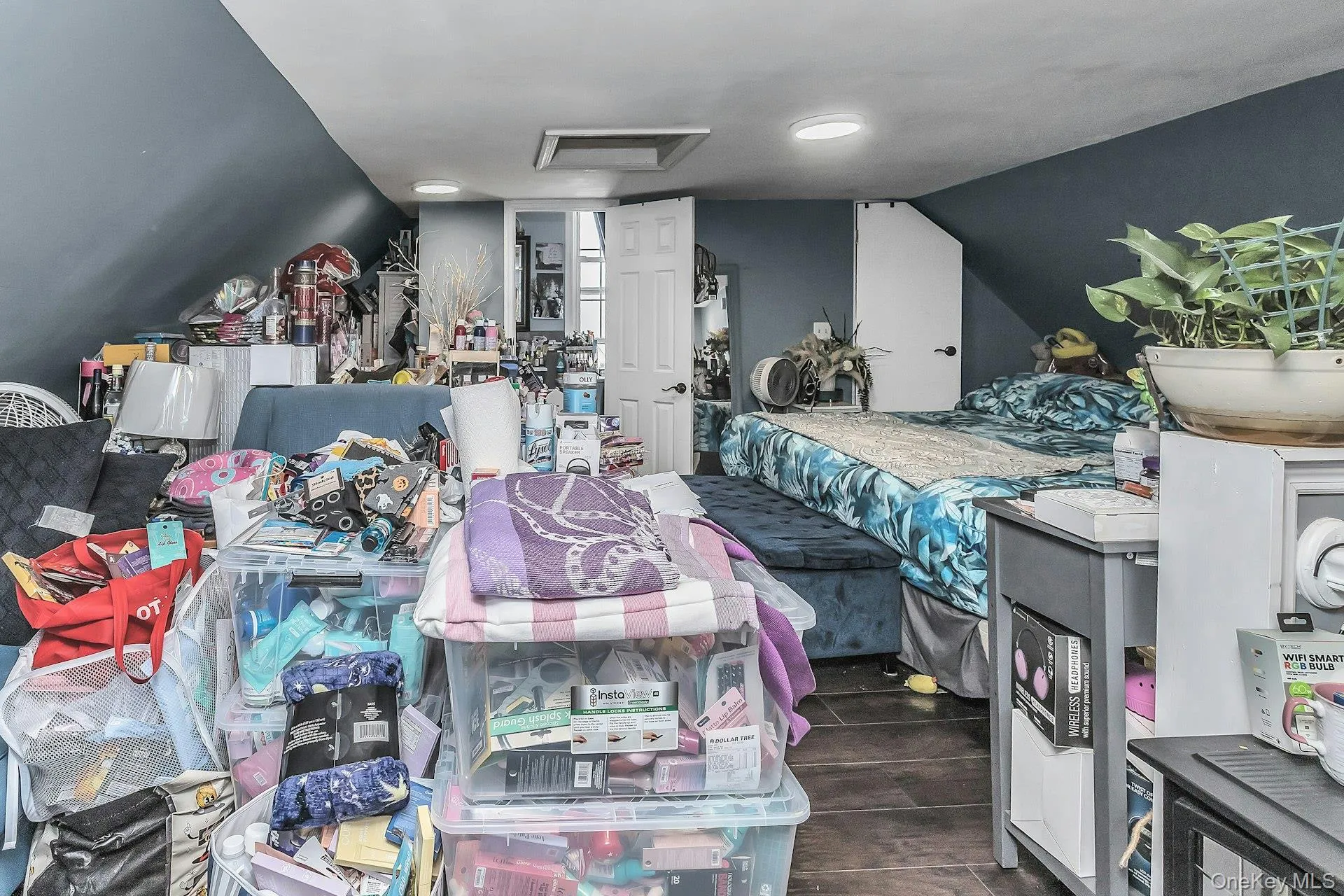 190-40 103rd Avenue, New York, NY, 6 Bedrooms Bedrooms, 10 Rooms Rooms,2 BathroomsBathrooms,Residential,For Rent,103rd,0,1023152 190-40 103rd Avenue, New York, NY, 6 Bedrooms Bedrooms, 10 Rooms Rooms,2 BathroomsBathrooms,Residential,For Rent,103rd,0,1023152