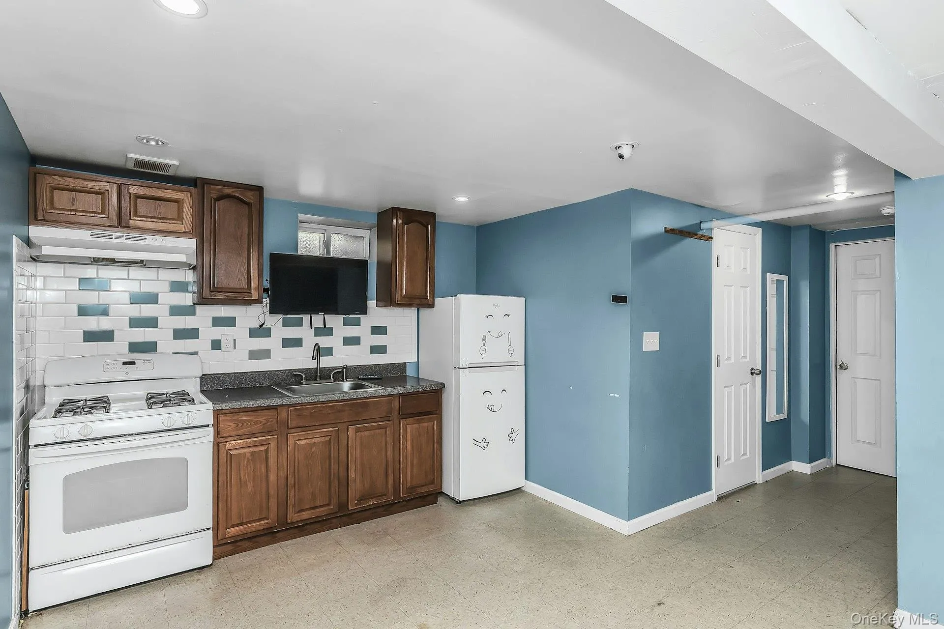 190-40 103rd Avenue, New York, NY, 6 Bedrooms Bedrooms, 10 Rooms Rooms,2 BathroomsBathrooms,Residential,For Rent,103rd,0,1023152 190-40 103rd Avenue, New York, NY, 6 Bedrooms Bedrooms, 10 Rooms Rooms,2 BathroomsBathrooms,Residential,For Rent,103rd,0,1023152
